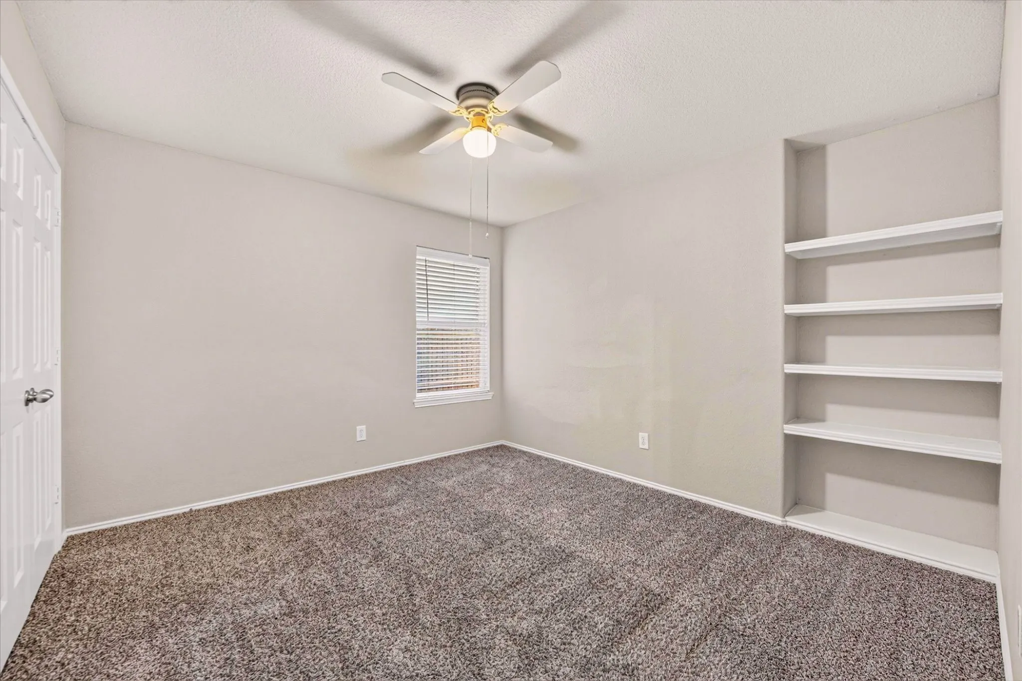 Single Family Residence For Rent in Tarrant County , 2425 Grand Rapids Drive, Fort Worth, Texas 76177, 4 Bedroom, 2 Bathroom, 2 Garage spaces, 2,080 Sqft, built in 2009, mls#21378935, Real Estate Agent in Fort Worth, Homes For Rent in Tarrant county, Homes For Rent in Fort Worth, Realtor in Fort Worth Texas, Real Estate Brokerage Independent Realty Texas, Luminita Cordes Realtor