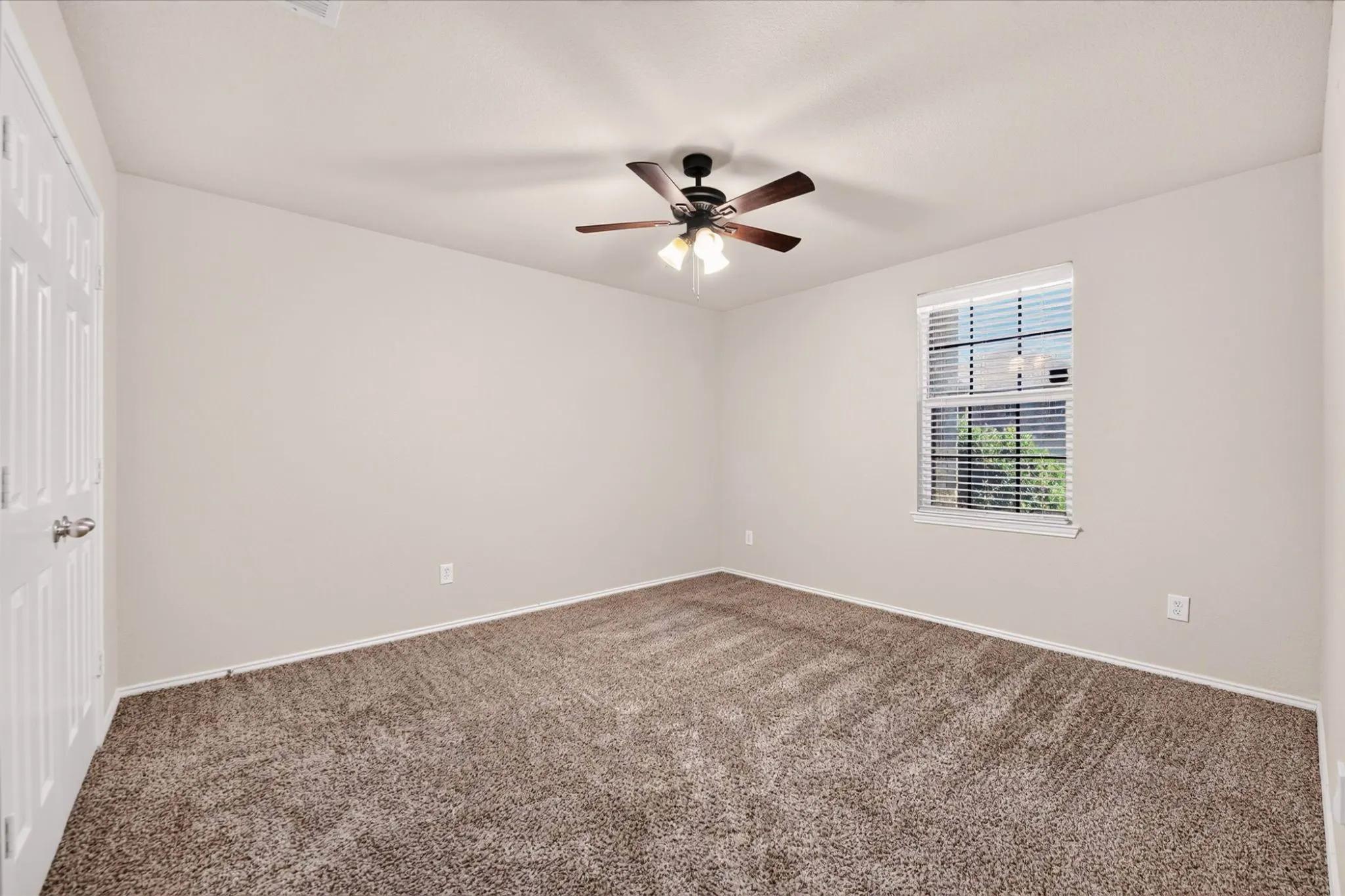 Single Family Residence For Rent in Tarrant County , 2425 Grand Rapids Drive, Fort Worth, Texas 76177, 4 Bedroom, 2 Bathroom, 2 Garage spaces, 2,080 Sqft, built in 2009, mls#21378935, Real Estate Agent in Fort Worth, Homes For Rent in Tarrant county, Homes For Rent in Fort Worth, Realtor in Fort Worth Texas, Real Estate Brokerage Independent Realty Texas, Luminita Cordes Realtor