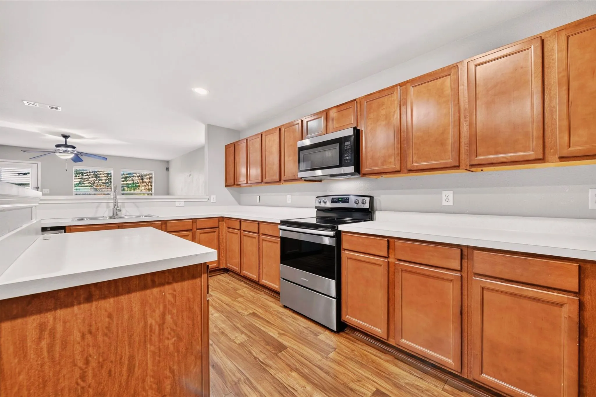 Single Family Residence For Rent in Tarrant County , 2425 Grand Rapids Drive, Fort Worth, Texas 76177, 4 Bedroom, 2 Bathroom, 2 Garage spaces, 2,080 Sqft, built in 2009, mls#21378935, Real Estate Agent in Fort Worth, Homes For Rent in Tarrant county, Homes For Rent in Fort Worth, Realtor in Fort Worth Texas, Real Estate Brokerage Independent Realty Texas, Luminita Cordes Realtor