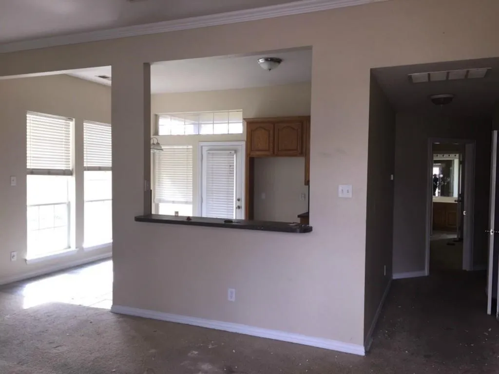 Single Family Residence For Rent in Kaufman County , 900 E Buffalo Street, Forney, Texas 75126, 3 Bedroom, 2 Bathroom, 2 Garage spaces, 1,462 Sqft, built in 2003, mls#21378943, Real Estate Agent in Forney, Homes For Rent in Kaufman county, Homes For Rent in Forney, Realtor in Forney Texas, Real Estate Brokerage Independent Realty Texas, Luminita Cordes Realtor