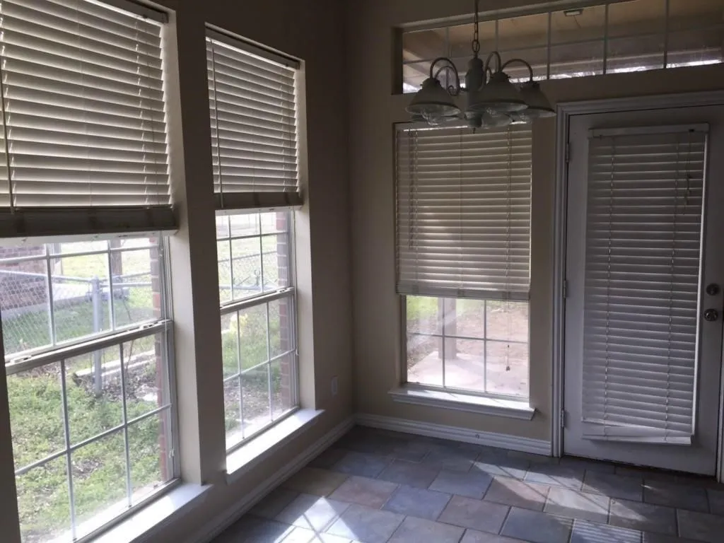 Single Family Residence For Rent in Kaufman County , 900 E Buffalo Street, Forney, Texas 75126, 3 Bedroom, 2 Bathroom, 2 Garage spaces, 1,462 Sqft, built in 2003, mls#21378943, Real Estate Agent in Forney, Homes For Rent in Kaufman county, Homes For Rent in Forney, Realtor in Forney Texas, Real Estate Brokerage Independent Realty Texas, Luminita Cordes Realtor