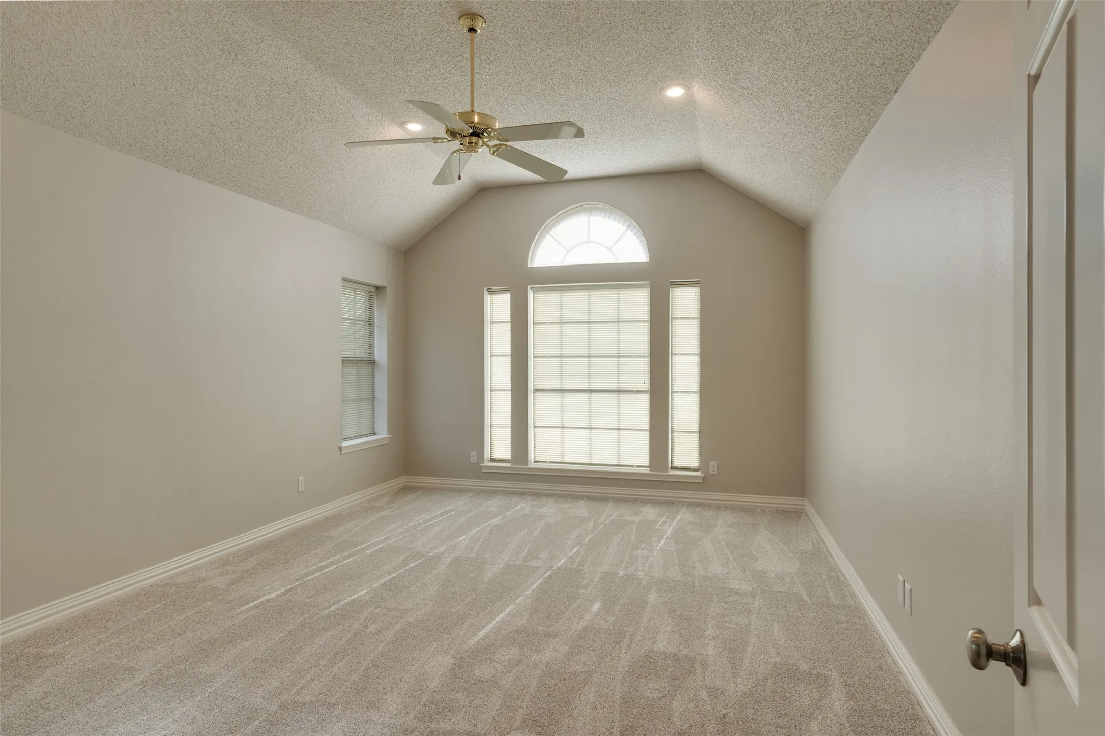 Single Family Residence For Sale in Wichita County , 4316 Grants Glen, Wichita Falls, Texas 76309, 3 Bedroom, 3 Bathroom, 2 Garage spaces, 2,460 Sqft, built in 1990, mls#21378768, Real Estate Agent in Wichita Falls, Homes For Sale in Wichita county, Homes For Sale in Wichita Falls, Realtor in Wichita Falls Texas, Real Estate Brokerage Independent Realty Texas, Luminita Cordes Realtor