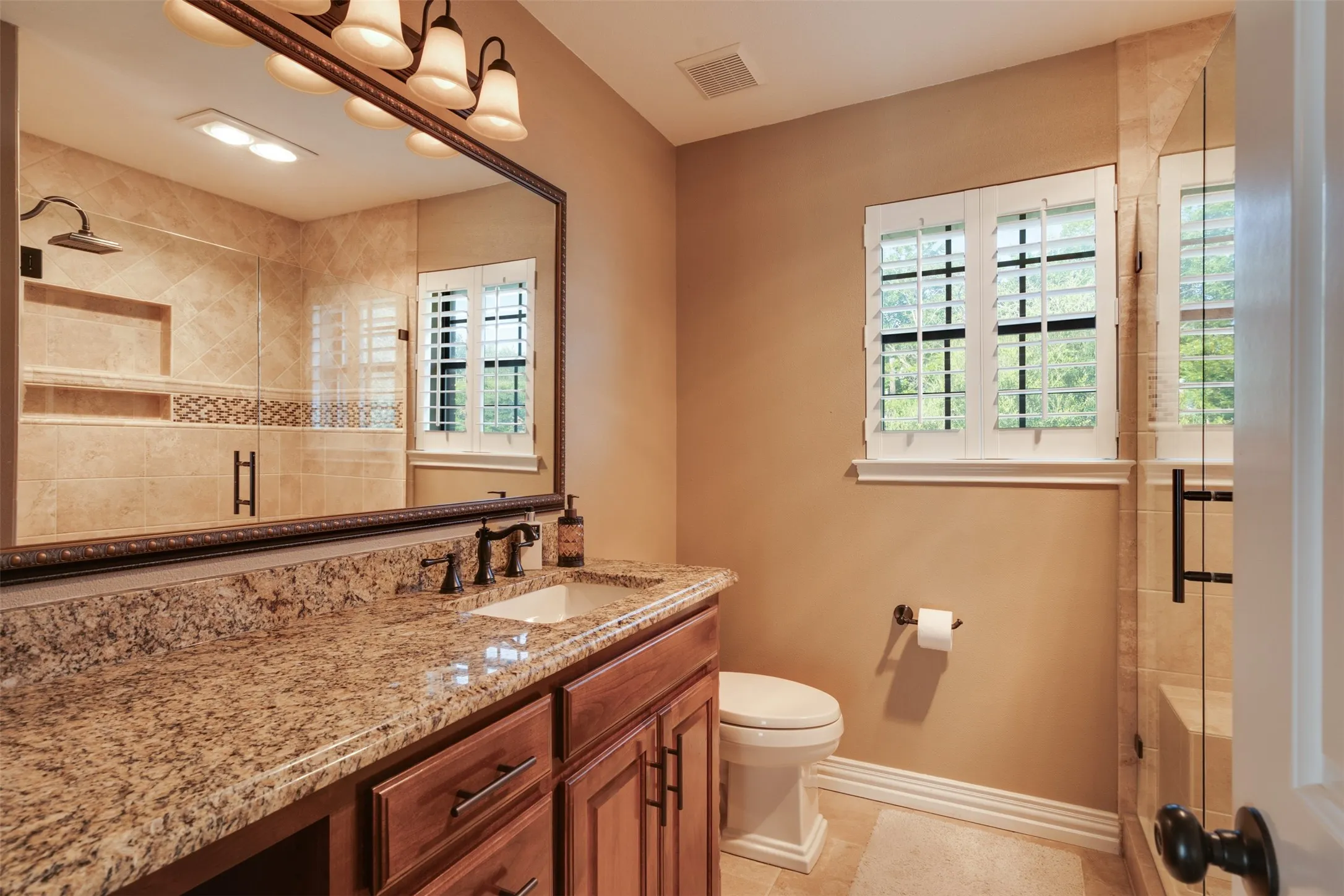 Single Family Residence For Sale in Wichita County , 4316 Grants Glen, Wichita Falls, Texas 76309, 3 Bedroom, 3 Bathroom, 2 Garage spaces, 2,460 Sqft, built in 1990, mls#21378768, Real Estate Agent in Wichita Falls, Homes For Sale in Wichita county, Homes For Sale in Wichita Falls, Realtor in Wichita Falls Texas, Real Estate Brokerage Independent Realty Texas, Luminita Cordes Realtor