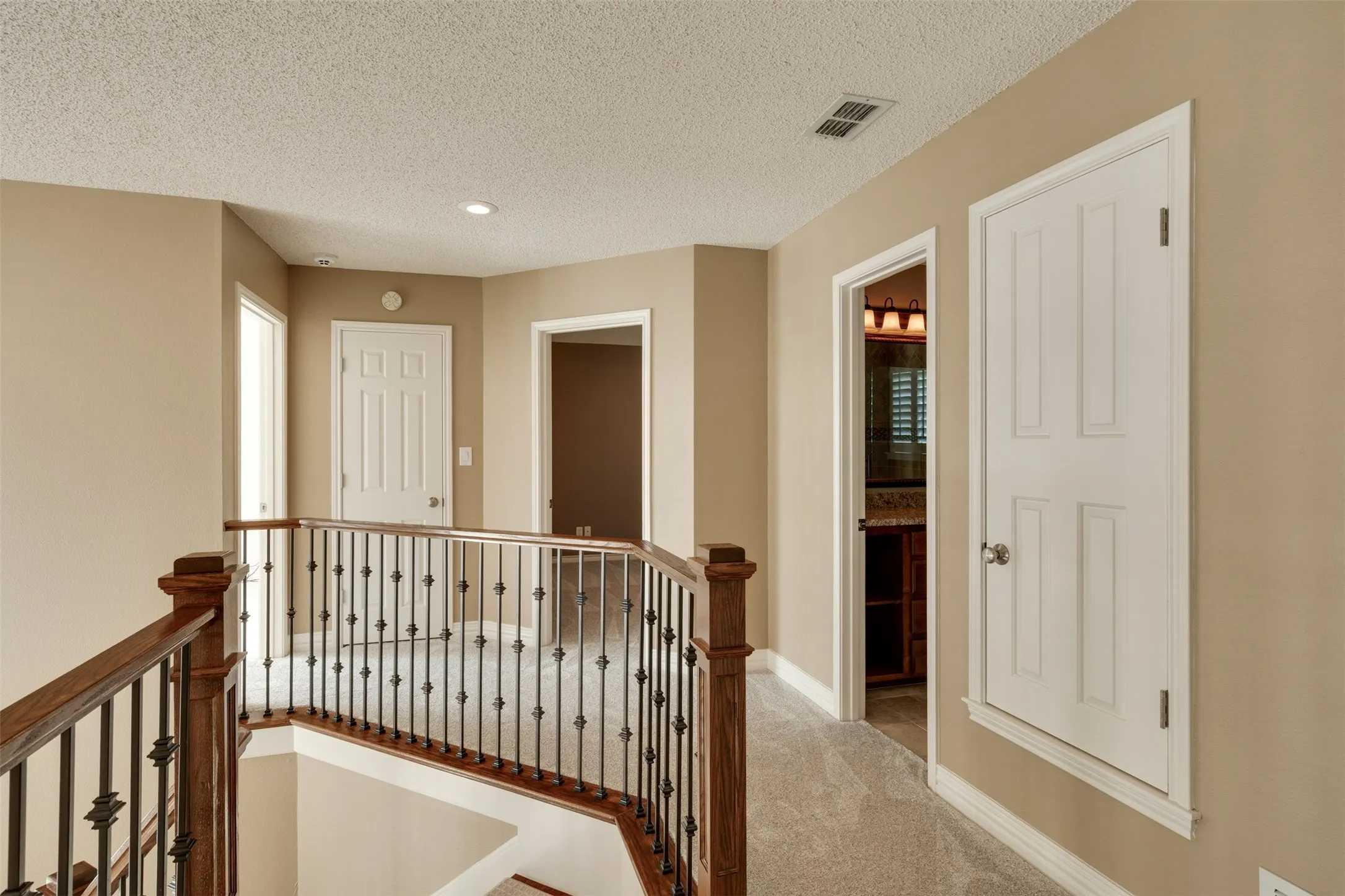 Single Family Residence For Sale in Wichita County , 4316 Grants Glen, Wichita Falls, Texas 76309, 3 Bedroom, 3 Bathroom, 2 Garage spaces, 2,460 Sqft, built in 1990, mls#21378768, Real Estate Agent in Wichita Falls, Homes For Sale in Wichita county, Homes For Sale in Wichita Falls, Realtor in Wichita Falls Texas, Real Estate Brokerage Independent Realty Texas, Luminita Cordes Realtor