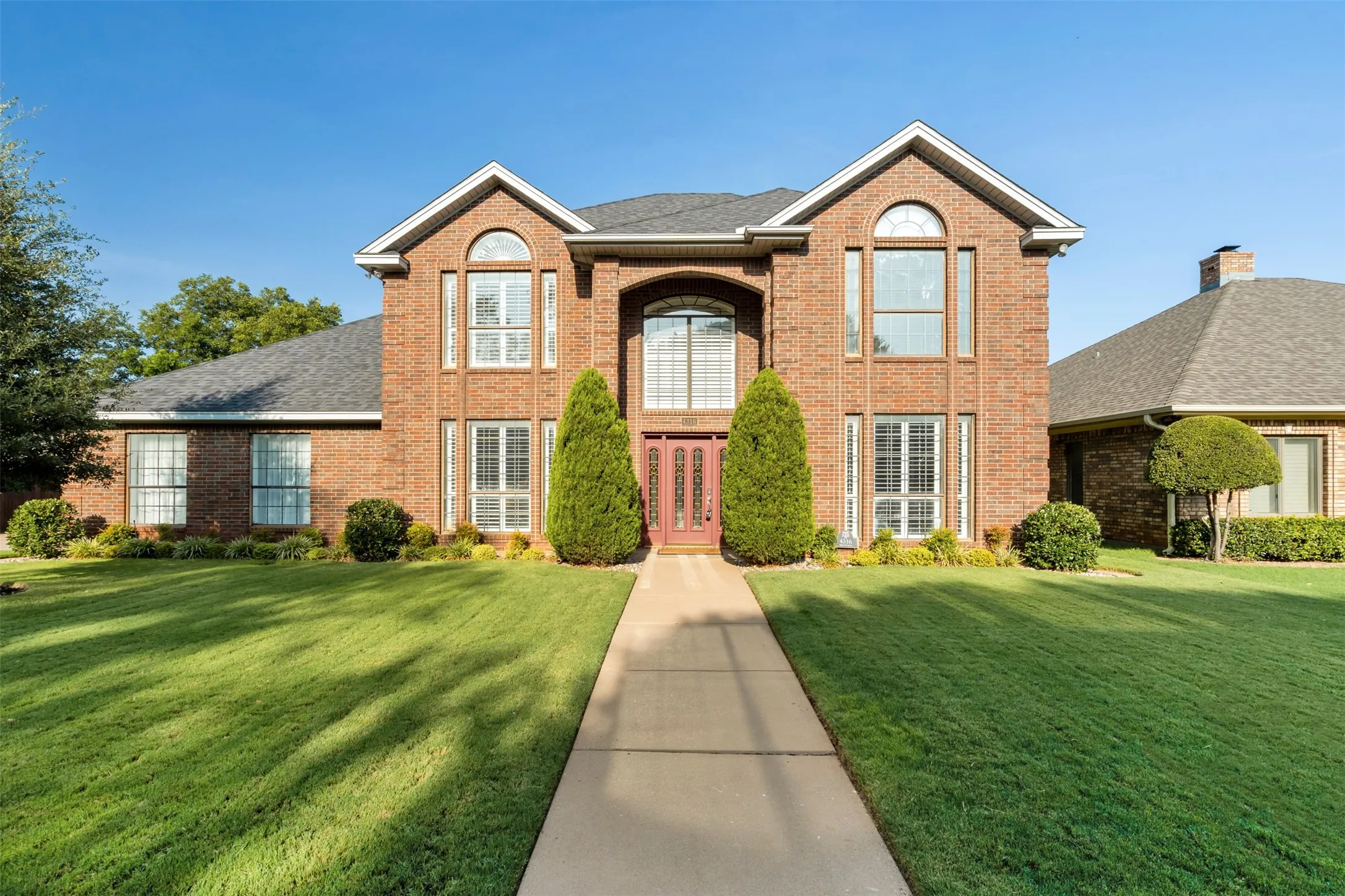 Single Family Residence For Sale in Wichita County , 4316 Grants Glen, Wichita Falls, Texas 76309, 3 Bedroom, 3 Bathroom, 2 Garage spaces, 2,460 Sqft, built in 1990, mls#21378768, Real Estate Agent in Wichita Falls, Homes For Sale in Wichita county, Homes For Sale in Wichita Falls, Realtor in Wichita Falls Texas, Real Estate Brokerage Independent Realty Texas, Luminita Cordes Realtor