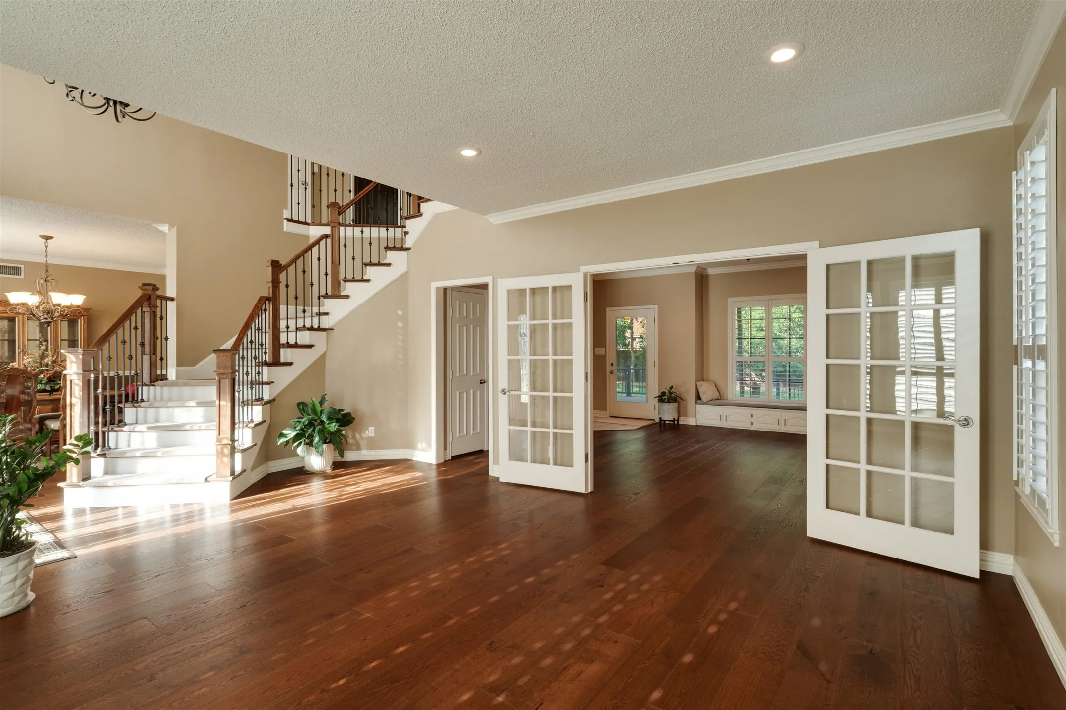 Single Family Residence For Sale in Wichita County , 4316 Grants Glen, Wichita Falls, Texas 76309, 3 Bedroom, 3 Bathroom, 2 Garage spaces, 2,460 Sqft, built in 1990, mls#21378768, Real Estate Agent in Wichita Falls, Homes For Sale in Wichita county, Homes For Sale in Wichita Falls, Realtor in Wichita Falls Texas, Real Estate Brokerage Independent Realty Texas, Luminita Cordes Realtor