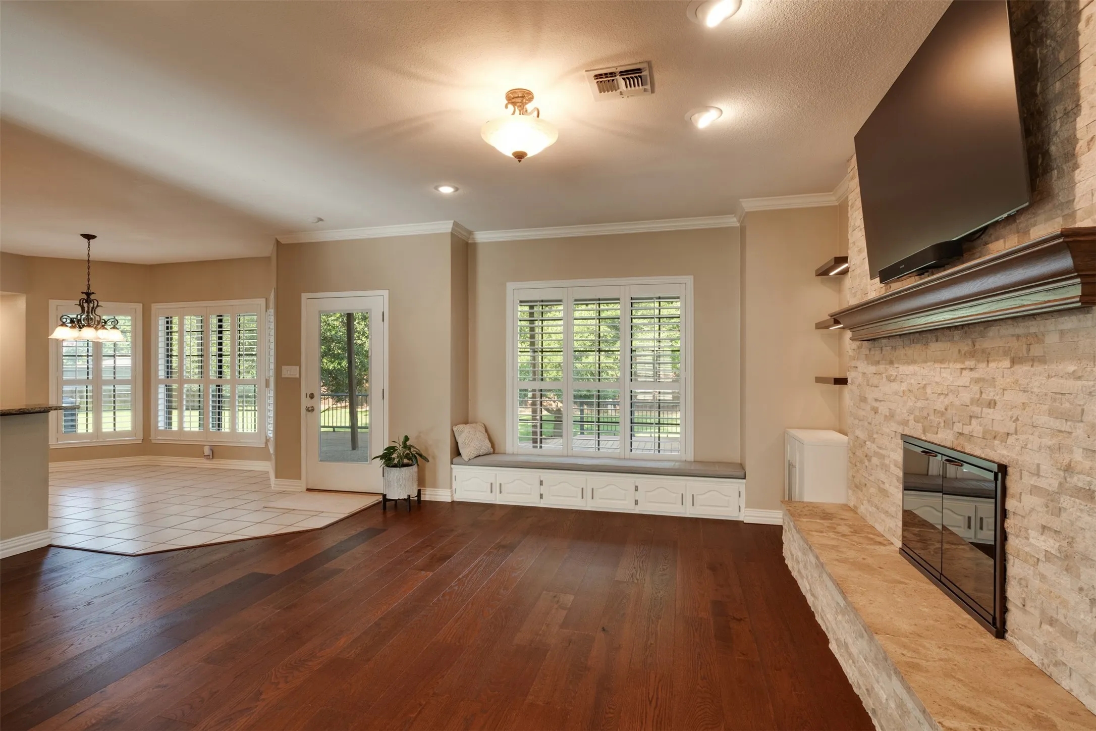 Single Family Residence For Sale in Wichita County , 4316 Grants Glen, Wichita Falls, Texas 76309, 3 Bedroom, 3 Bathroom, 2 Garage spaces, 2,460 Sqft, built in 1990, mls#21378768, Real Estate Agent in Wichita Falls, Homes For Sale in Wichita county, Homes For Sale in Wichita Falls, Realtor in Wichita Falls Texas, Real Estate Brokerage Independent Realty Texas, Luminita Cordes Realtor
