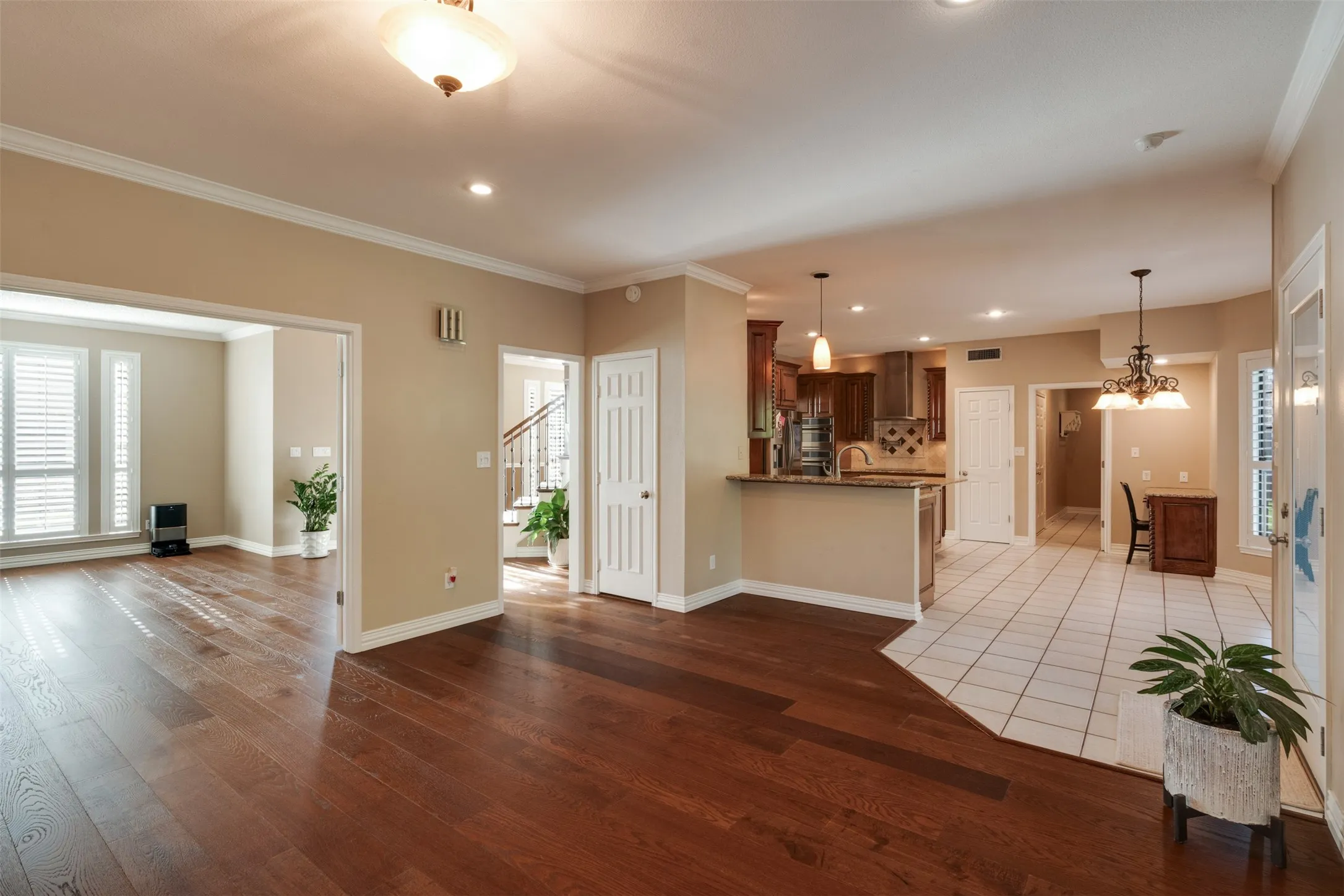 Single Family Residence For Sale in Wichita County , 4316 Grants Glen, Wichita Falls, Texas 76309, 3 Bedroom, 3 Bathroom, 2 Garage spaces, 2,460 Sqft, built in 1990, mls#21378768, Real Estate Agent in Wichita Falls, Homes For Sale in Wichita county, Homes For Sale in Wichita Falls, Realtor in Wichita Falls Texas, Real Estate Brokerage Independent Realty Texas, Luminita Cordes Realtor