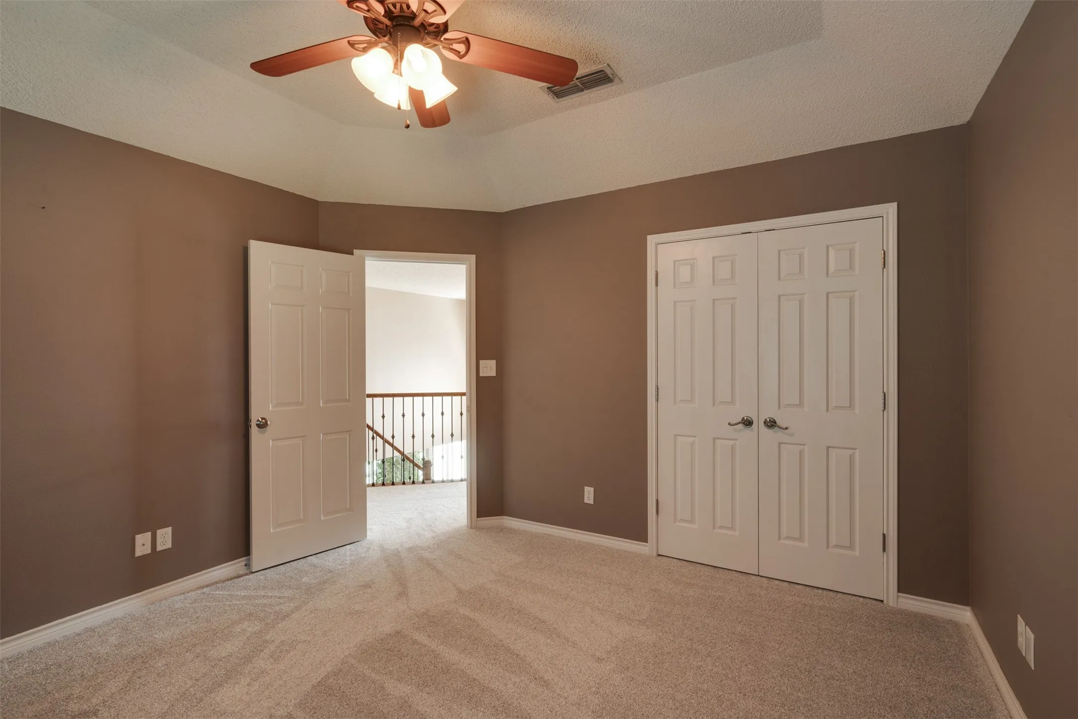 Single Family Residence For Sale in Wichita County , 4316 Grants Glen, Wichita Falls, Texas 76309, 3 Bedroom, 3 Bathroom, 2 Garage spaces, 2,460 Sqft, built in 1990, mls#21378768, Real Estate Agent in Wichita Falls, Homes For Sale in Wichita county, Homes For Sale in Wichita Falls, Realtor in Wichita Falls Texas, Real Estate Brokerage Independent Realty Texas, Luminita Cordes Realtor