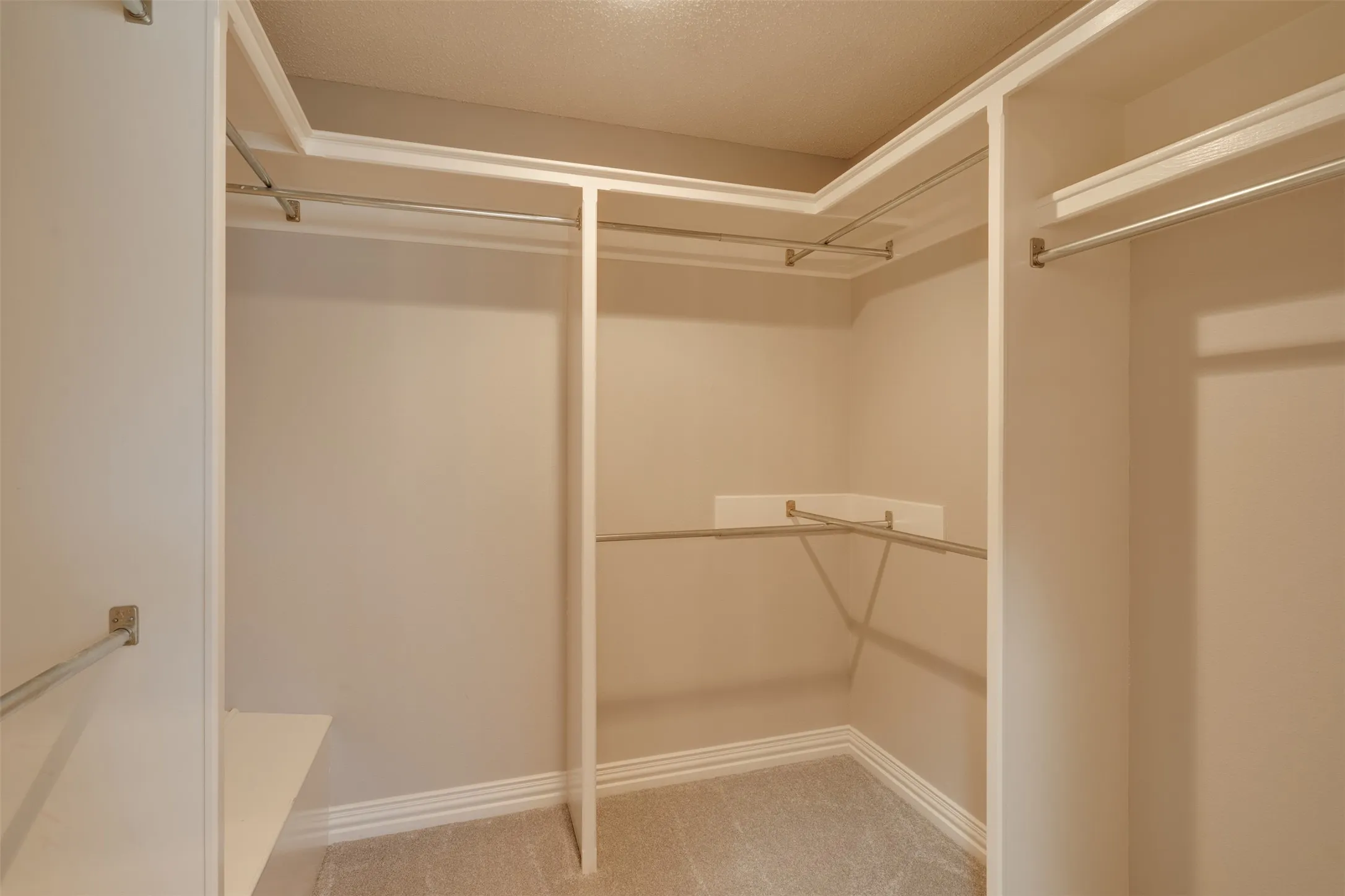 Single Family Residence For Sale in Wichita County , 4316 Grants Glen, Wichita Falls, Texas 76309, 3 Bedroom, 3 Bathroom, 2 Garage spaces, 2,460 Sqft, built in 1990, mls#21378768, Real Estate Agent in Wichita Falls, Homes For Sale in Wichita county, Homes For Sale in Wichita Falls, Realtor in Wichita Falls Texas, Real Estate Brokerage Independent Realty Texas, Luminita Cordes Realtor