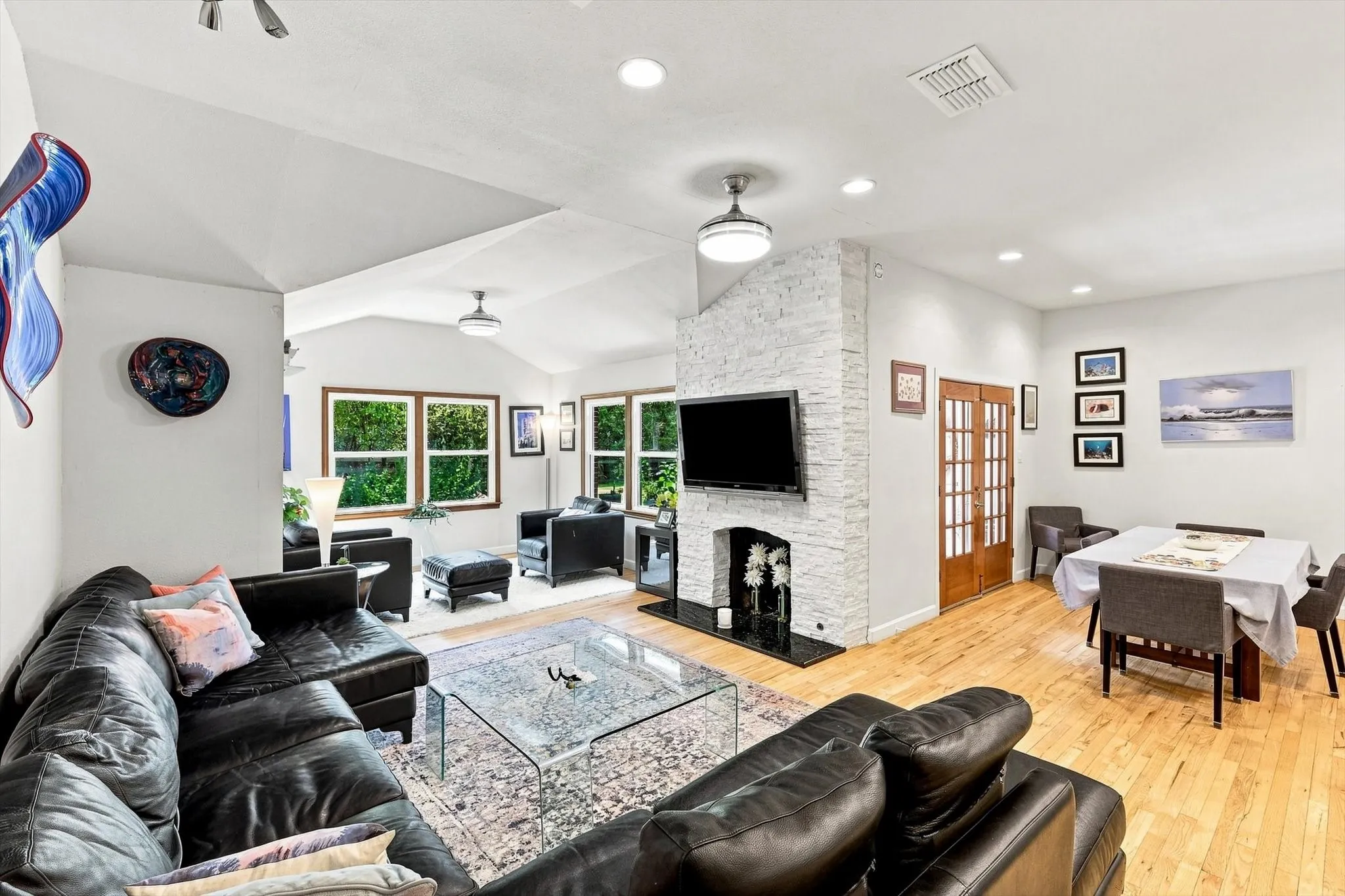 Living room is generous in size and can accommodate large furnishings.