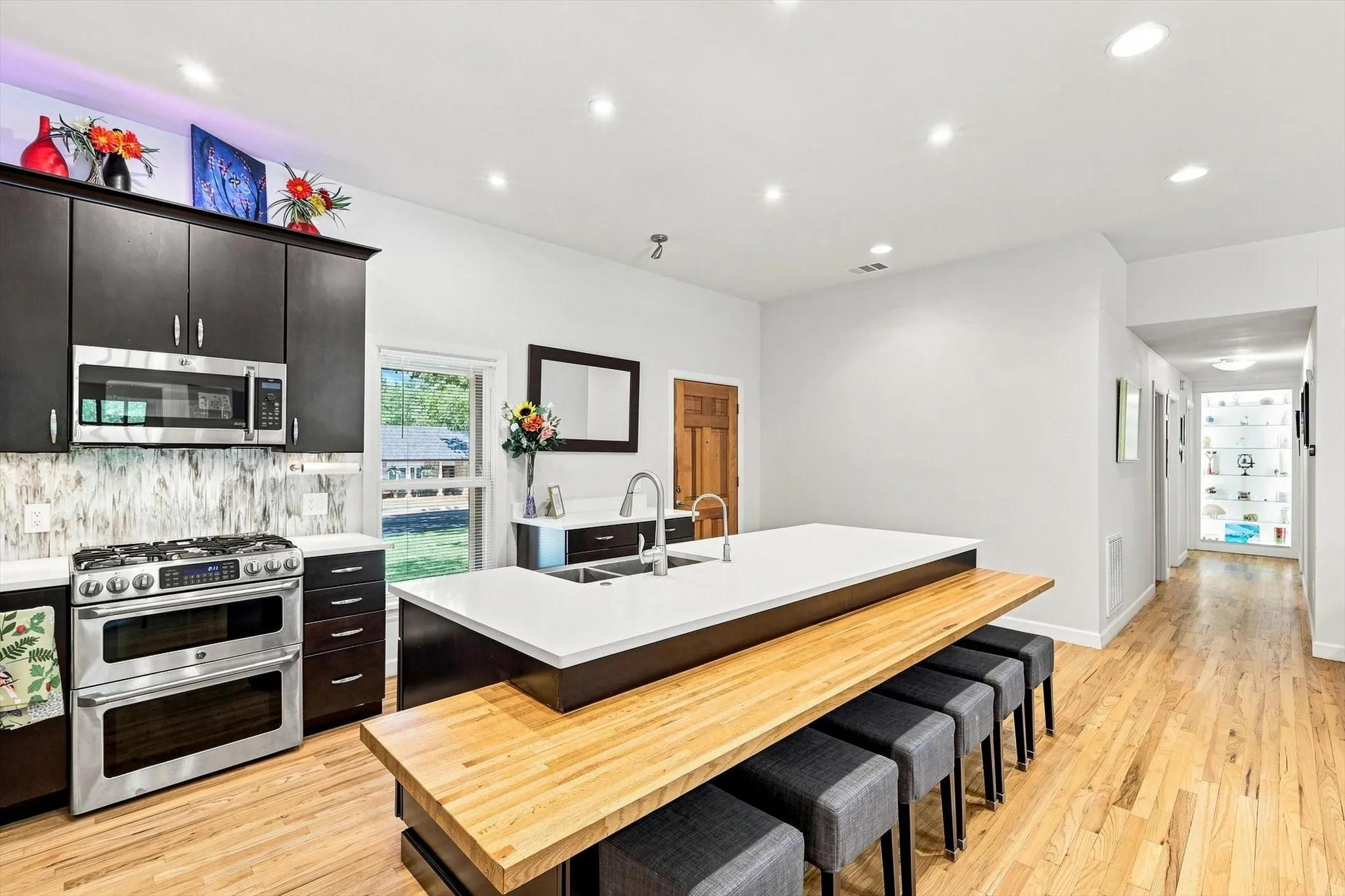Another look at this amazing kitchen!