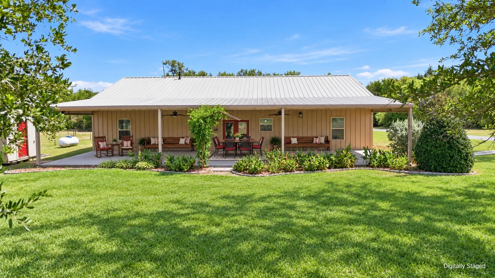 Farm For Sale in Hunt County , 2635 County Road 2168, Caddo Mills, Texas 75135, 3 Bedroom, 3 Bathroom, Garage spaces, 2,400 Sqft, built in 2009, mls#21378067, Real Estate Agent in Caddo Mills, Homes For Sale in Hunt county, Homes For Sale in Caddo Mills, Realtor in Caddo Mills Texas, Real Estate Brokerage Independent Realty Texas, Luminita Cordes Realtor