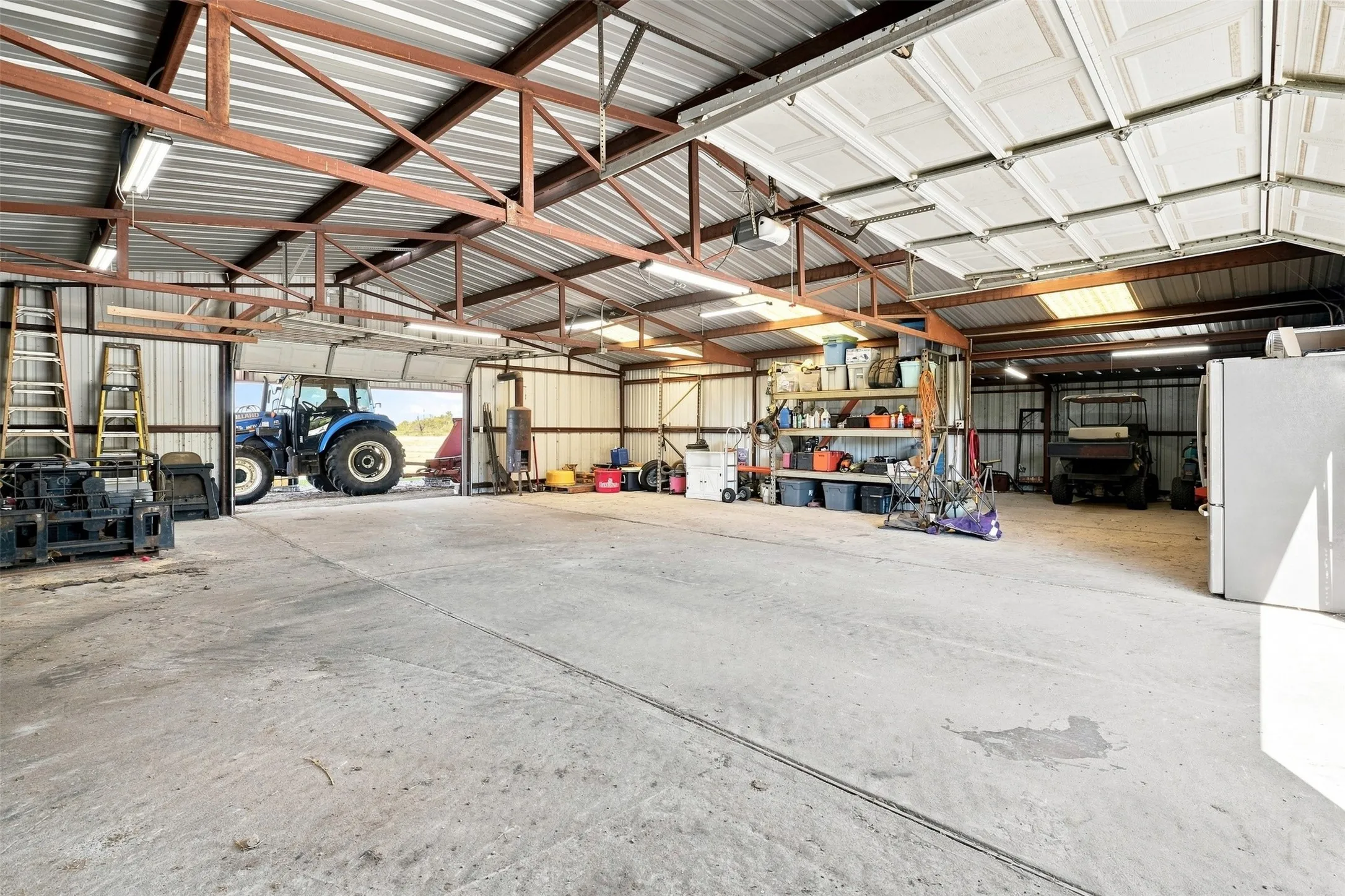 Farm For Sale in Hunt County , 2635 County Road 2168, Caddo Mills, Texas 75135, 3 Bedroom, 3 Bathroom, Garage spaces, 2,400 Sqft, built in 2009, mls#21378067, Real Estate Agent in Caddo Mills, Homes For Sale in Hunt county, Homes For Sale in Caddo Mills, Realtor in Caddo Mills Texas, Real Estate Brokerage Independent Realty Texas, Luminita Cordes Realtor