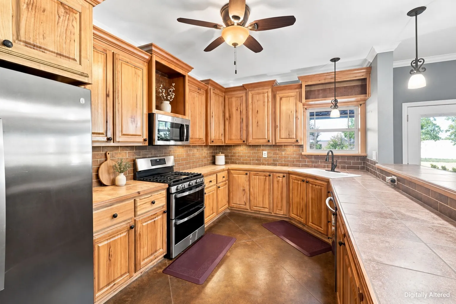 Farm For Sale in Hunt County , 2635 County Road 2168, Caddo Mills, Texas 75135, 3 Bedroom, 3 Bathroom, Garage spaces, 2,400 Sqft, built in 2009, mls#21378067, Real Estate Agent in Caddo Mills, Homes For Sale in Hunt county, Homes For Sale in Caddo Mills, Realtor in Caddo Mills Texas, Real Estate Brokerage Independent Realty Texas, Luminita Cordes Realtor