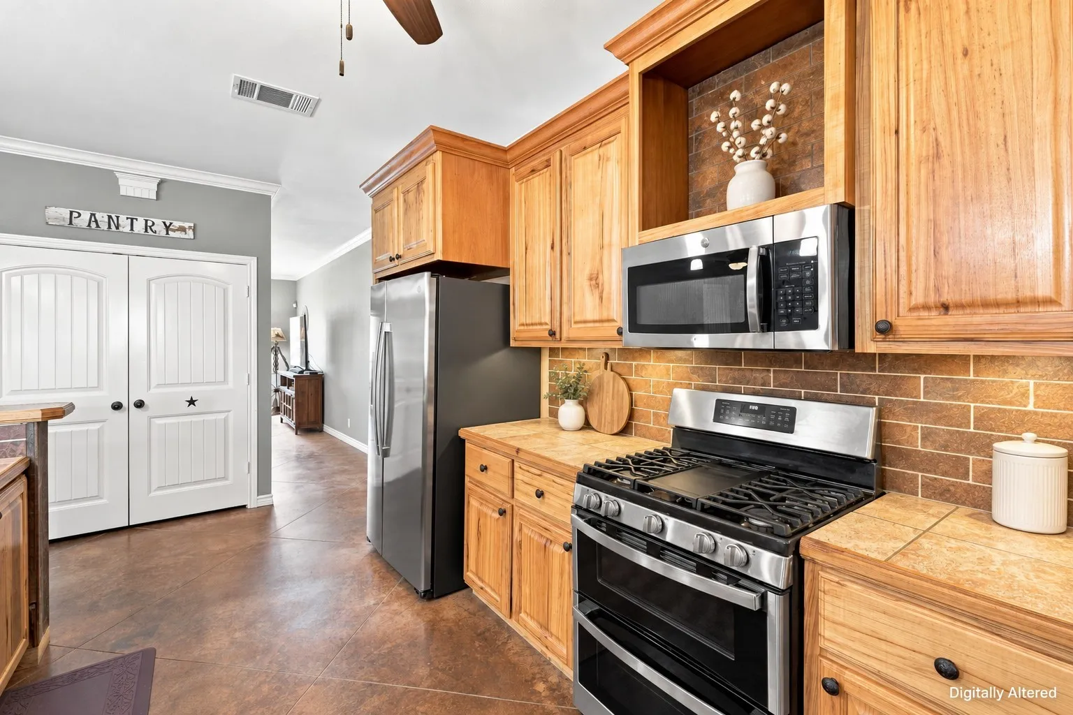 Farm For Sale in Hunt County , 2635 County Road 2168, Caddo Mills, Texas 75135, 3 Bedroom, 3 Bathroom, Garage spaces, 2,400 Sqft, built in 2009, mls#21378067, Real Estate Agent in Caddo Mills, Homes For Sale in Hunt county, Homes For Sale in Caddo Mills, Realtor in Caddo Mills Texas, Real Estate Brokerage Independent Realty Texas, Luminita Cordes Realtor