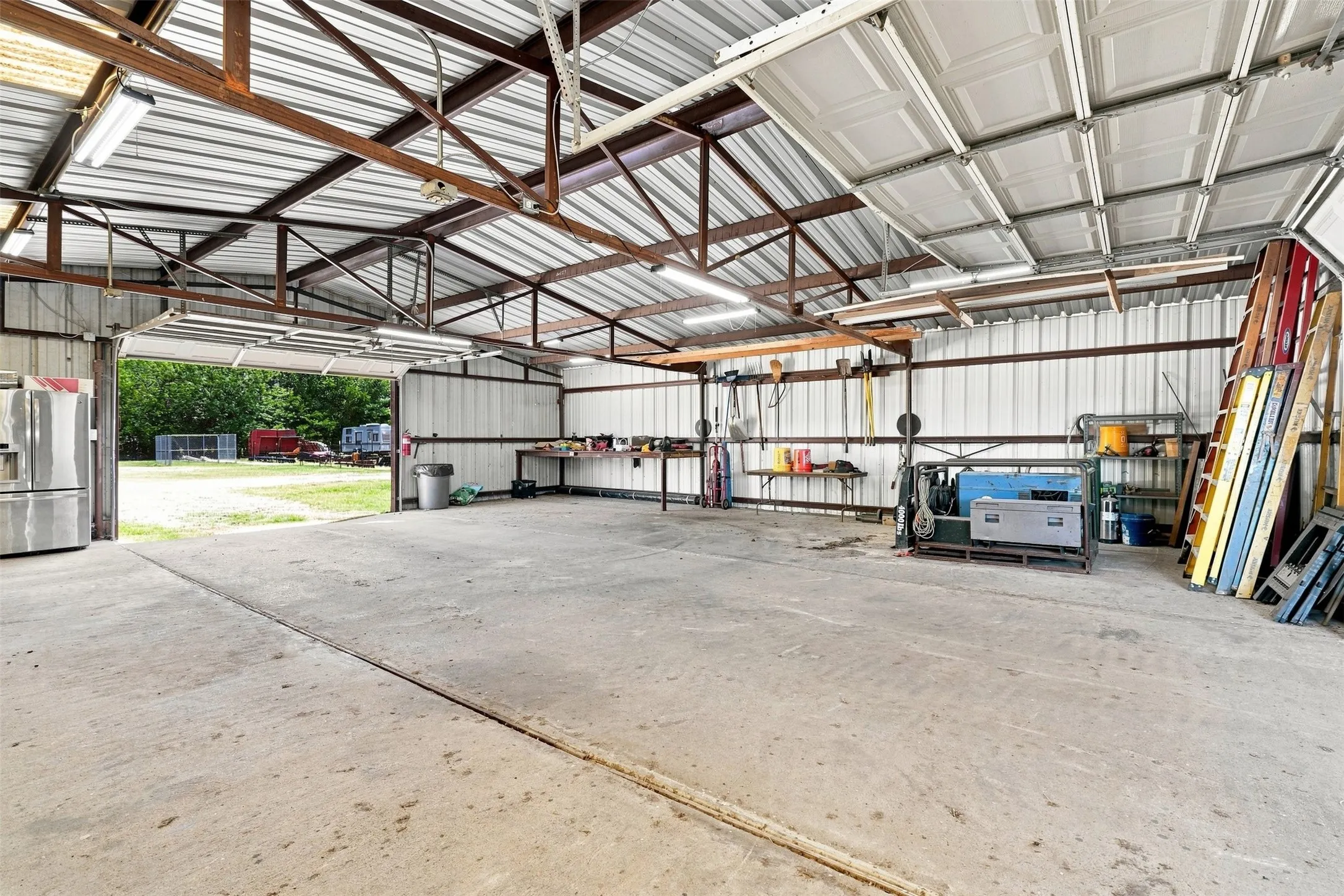 Farm For Sale in Hunt County , 2635 County Road 2168, Caddo Mills, Texas 75135, 3 Bedroom, 3 Bathroom, Garage spaces, 2,400 Sqft, built in 2009, mls#21378067, Real Estate Agent in Caddo Mills, Homes For Sale in Hunt county, Homes For Sale in Caddo Mills, Realtor in Caddo Mills Texas, Real Estate Brokerage Independent Realty Texas, Luminita Cordes Realtor
