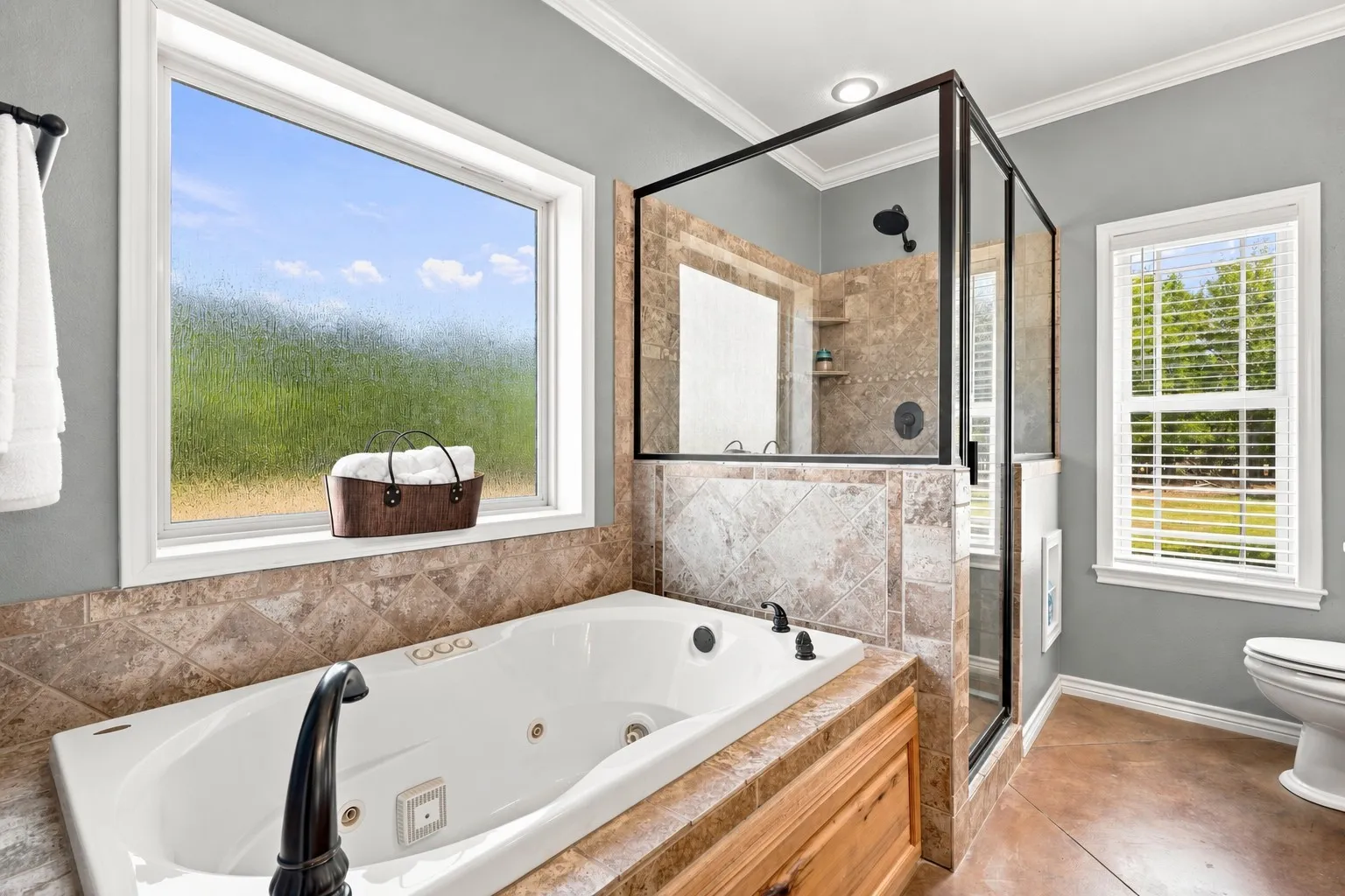 Farm For Sale in Hunt County , 2635 County Road 2168, Caddo Mills, Texas 75135, 3 Bedroom, 3 Bathroom, Garage spaces, 2,400 Sqft, built in 2009, mls#21378067, Real Estate Agent in Caddo Mills, Homes For Sale in Hunt county, Homes For Sale in Caddo Mills, Realtor in Caddo Mills Texas, Real Estate Brokerage Independent Realty Texas, Luminita Cordes Realtor