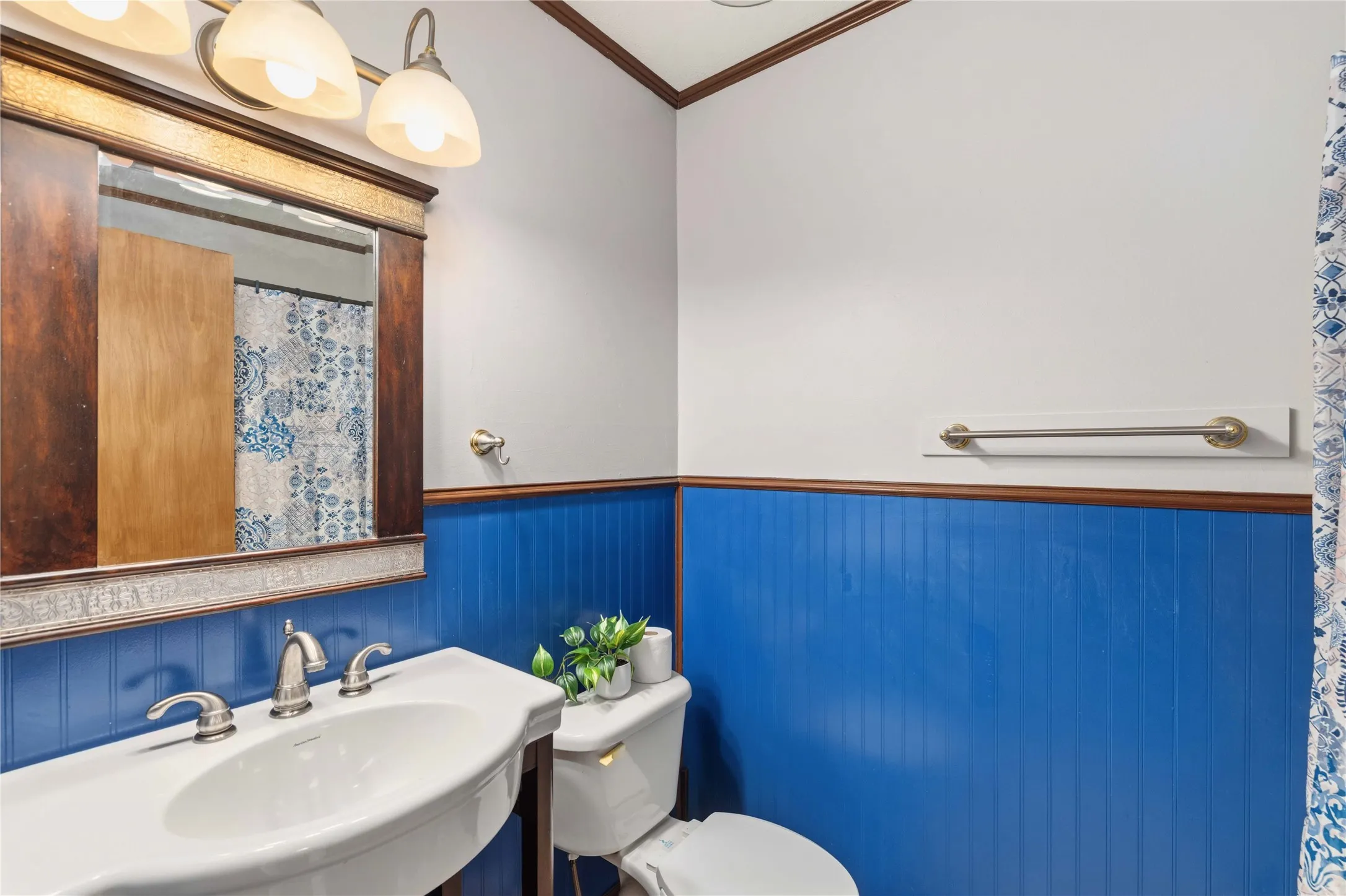 Single Family Residence For Sale in Brown County , 2103 16th Street, Brownwood, Texas 76801, 3 Bedroom, 2 Bathroom, 2 Garage spaces, 1,330 Sqft, built in 1969, mls#21376575, Real Estate Agent in Brownwood, Homes For Sale in Brown county, Homes For Sale in Brownwood, Realtor in Brownwood Texas, Real Estate Brokerage Independent Realty Texas, Luminita Cordes Realtor