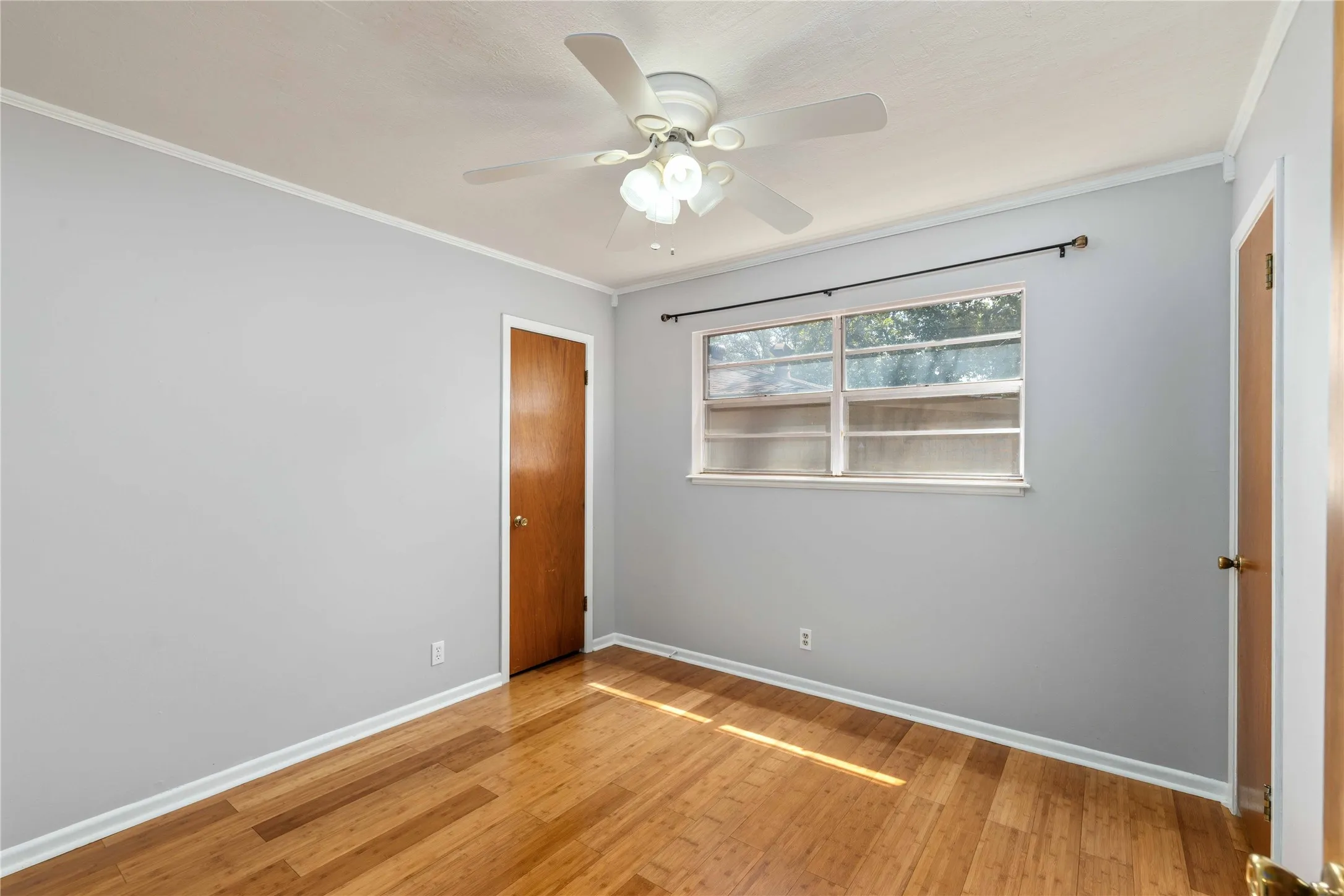 Single Family Residence For Sale in Brown County , 2103 16th Street, Brownwood, Texas 76801, 3 Bedroom, 2 Bathroom, 2 Garage spaces, 1,330 Sqft, built in 1969, mls#21376575, Real Estate Agent in Brownwood, Homes For Sale in Brown county, Homes For Sale in Brownwood, Realtor in Brownwood Texas, Real Estate Brokerage Independent Realty Texas, Luminita Cordes Realtor