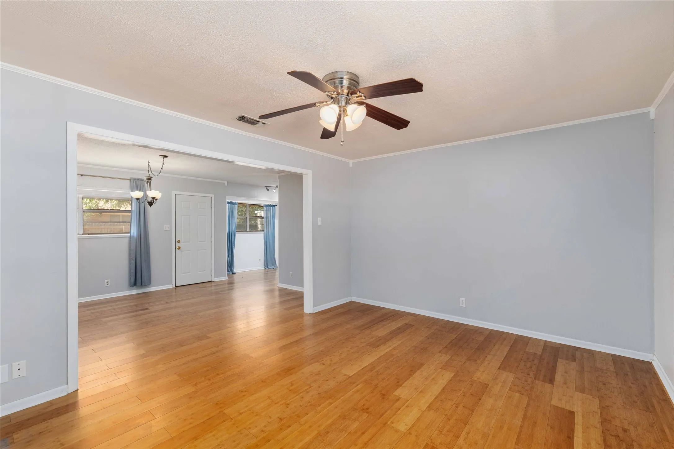 Single Family Residence For Sale in Brown County , 2103 16th Street, Brownwood, Texas 76801, 3 Bedroom, 2 Bathroom, 2 Garage spaces, 1,330 Sqft, built in 1969, mls#21376575, Real Estate Agent in Brownwood, Homes For Sale in Brown county, Homes For Sale in Brownwood, Realtor in Brownwood Texas, Real Estate Brokerage Independent Realty Texas, Luminita Cordes Realtor