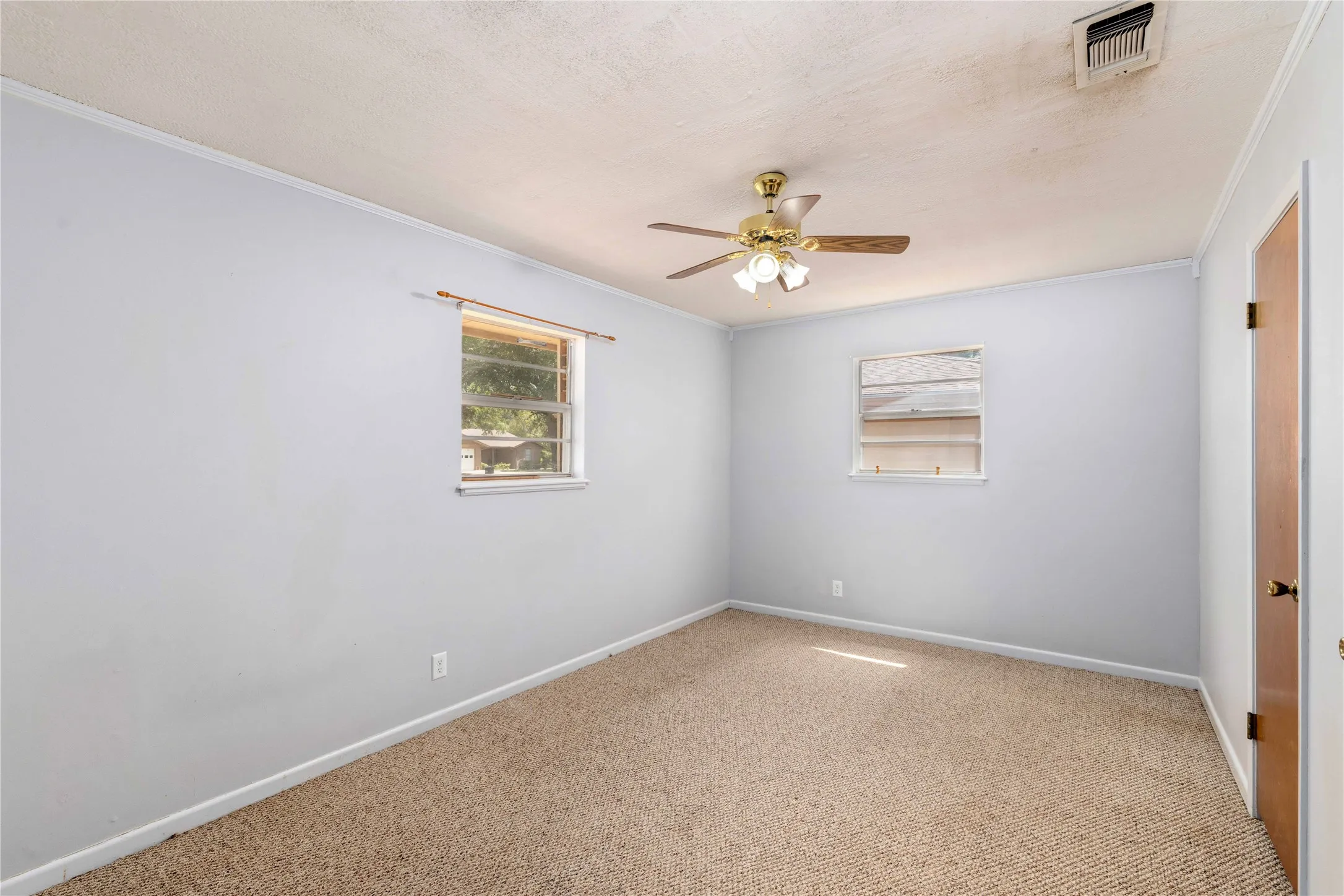 Single Family Residence For Sale in Brown County , 2103 16th Street, Brownwood, Texas 76801, 3 Bedroom, 2 Bathroom, 2 Garage spaces, 1,330 Sqft, built in 1969, mls#21376575, Real Estate Agent in Brownwood, Homes For Sale in Brown county, Homes For Sale in Brownwood, Realtor in Brownwood Texas, Real Estate Brokerage Independent Realty Texas, Luminita Cordes Realtor