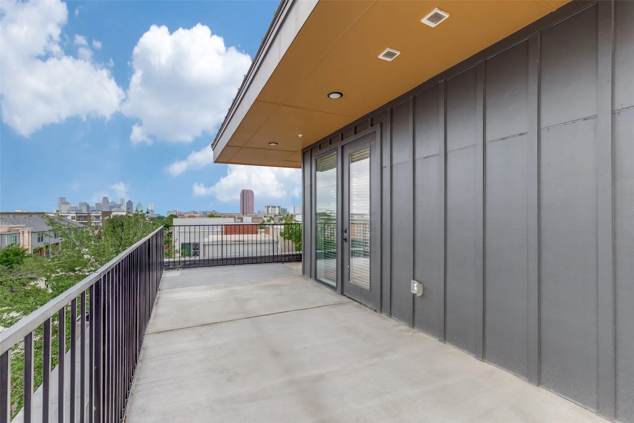 Apartment For Rent in Dallas County , 5215 Capitol Avenue 307, Dallas, Texas 75206, 1 Bedroom, 1 Bathroom, Garage spaces, 914 Sqft, built in 2025, mls#21378953, Real Estate Agent in Dallas, Homes For Rent in Dallas county, Homes For Rent in Dallas, Realtor in Dallas Texas, Real Estate Brokerage Independent Realty Texas, Luminita Cordes Realtor