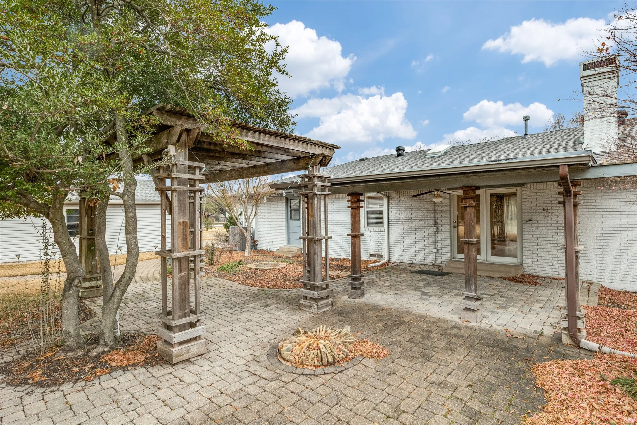 Single Family Residence For Sale in Collin County , 606 Keith Drive, Allen, Texas 75002, 3 Bedroom, 3 Bathroom, 2 Garage spaces, 2,856 Sqft, built in 1963, mls#21378958, Real Estate Agent in Allen, Homes For Sale in Collin county, Homes For Sale in Allen, Realtor in Allen Texas, Real Estate Brokerage Independent Realty Texas, Luminita Cordes Realtor