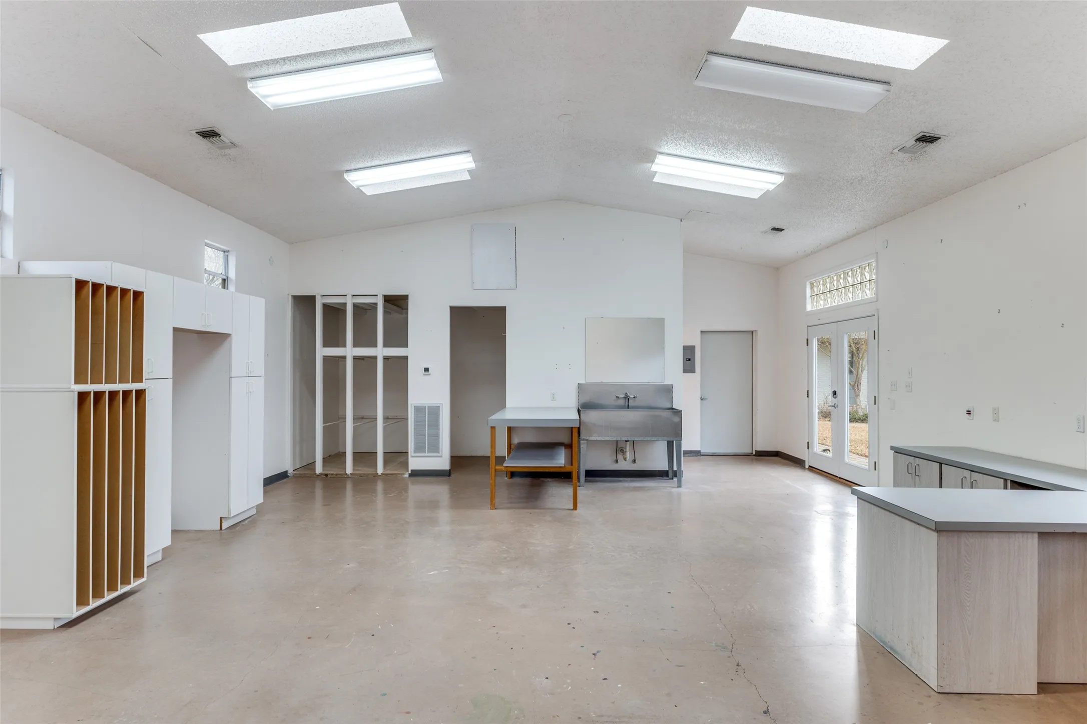 Studio or Workshop HVAC and Insulated w Half Bath