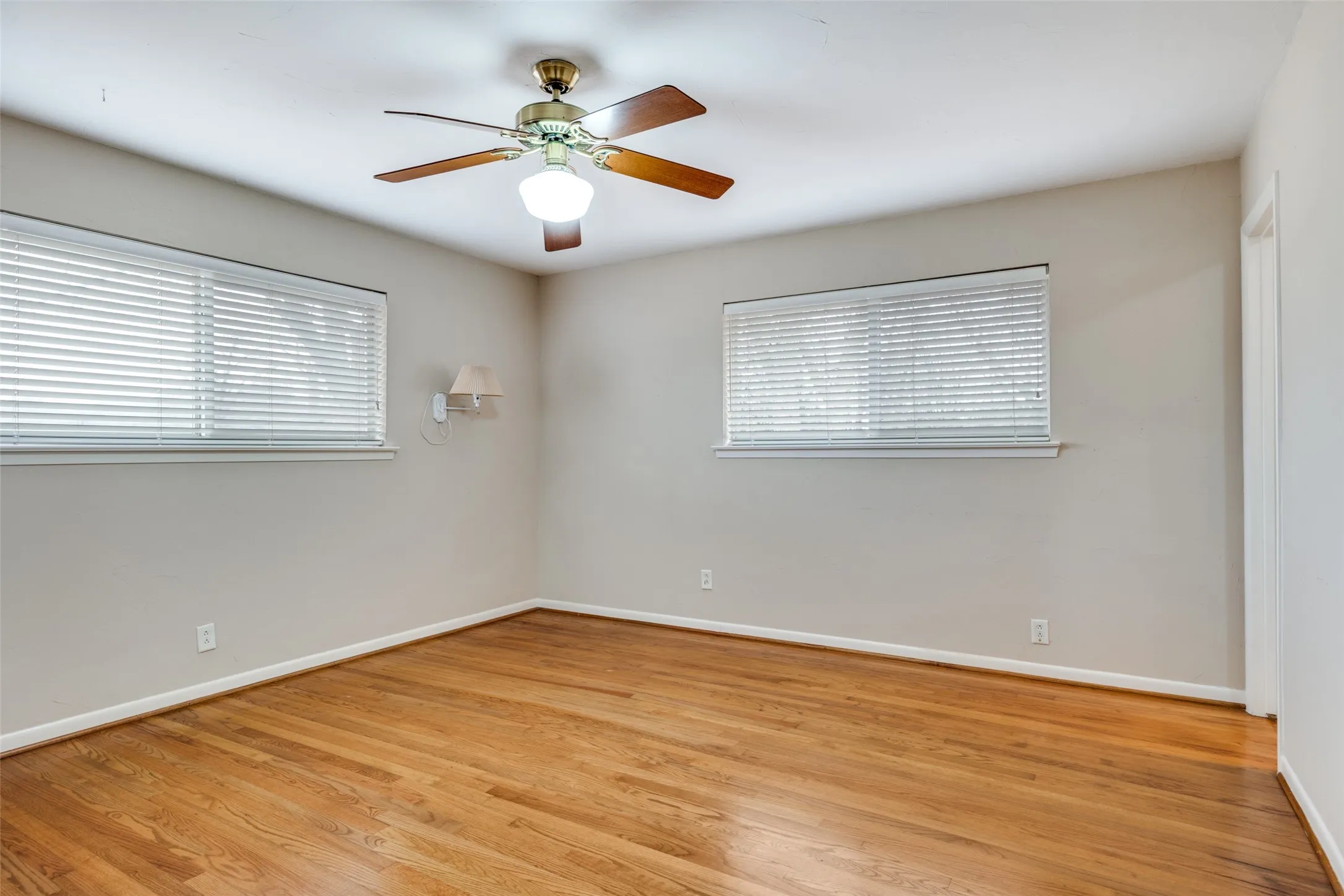 Single Family Residence For Sale in Collin County , 606 Keith Drive, Allen, Texas 75002, 3 Bedroom, 3 Bathroom, 2 Garage spaces, 2,856 Sqft, built in 1963, mls#21378958, Real Estate Agent in Allen, Homes For Sale in Collin county, Homes For Sale in Allen, Realtor in Allen Texas, Real Estate Brokerage Independent Realty Texas, Luminita Cordes Realtor