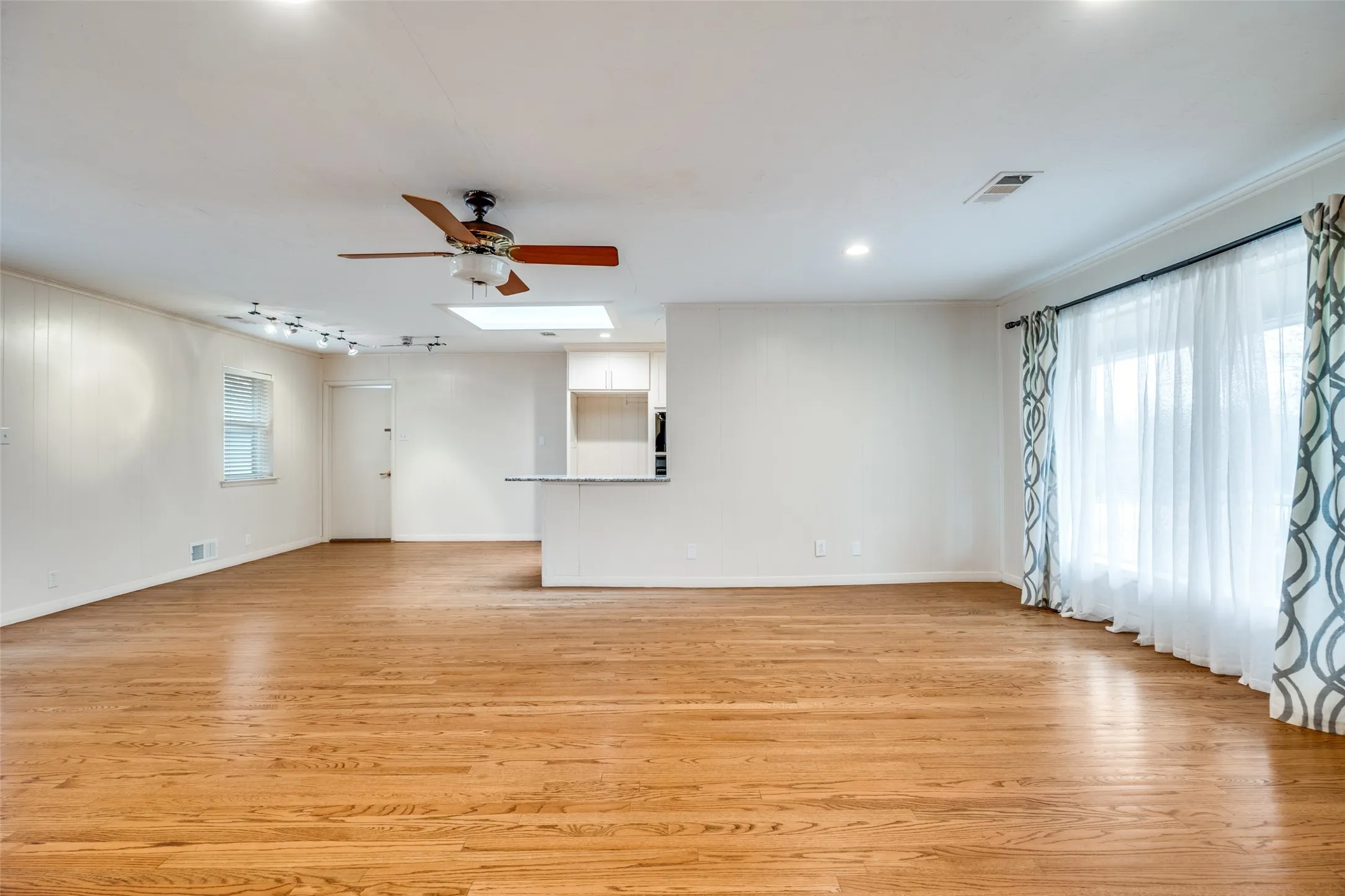 Dining Area on the Left