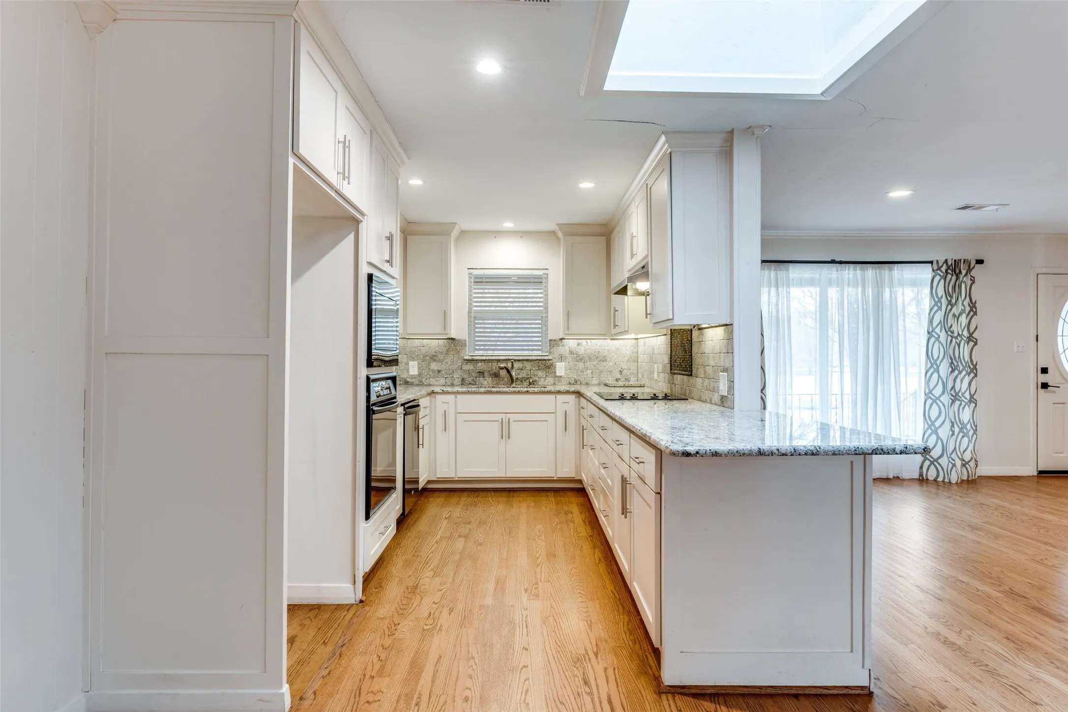 Granite Counters with Eat in Kitchen