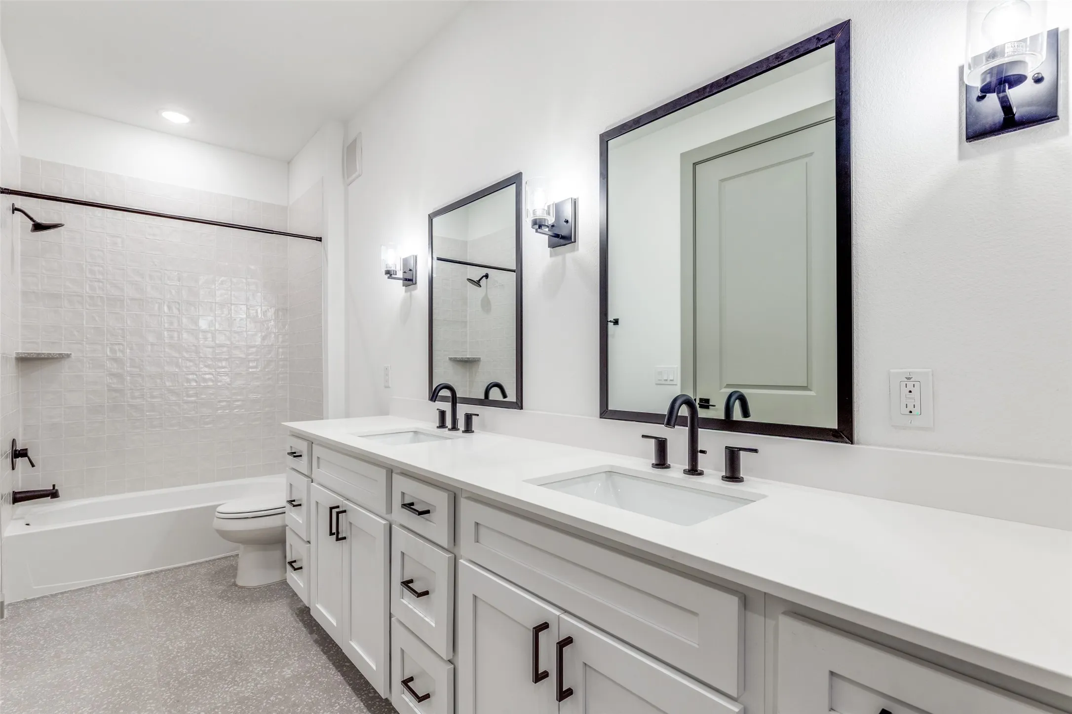 Apartment For Rent in Dallas County , 5215 Capitol Avenue 211, Dallas, Texas 75206, 1 Bedroom, 1 Bathroom, Garage spaces, 1,083 Sqft, built in 2025, mls#21378960, Real Estate Agent in Dallas, Homes For Rent in Dallas county, Homes For Rent in Dallas, Realtor in Dallas Texas, Real Estate Brokerage Independent Realty Texas, Luminita Cordes Realtor