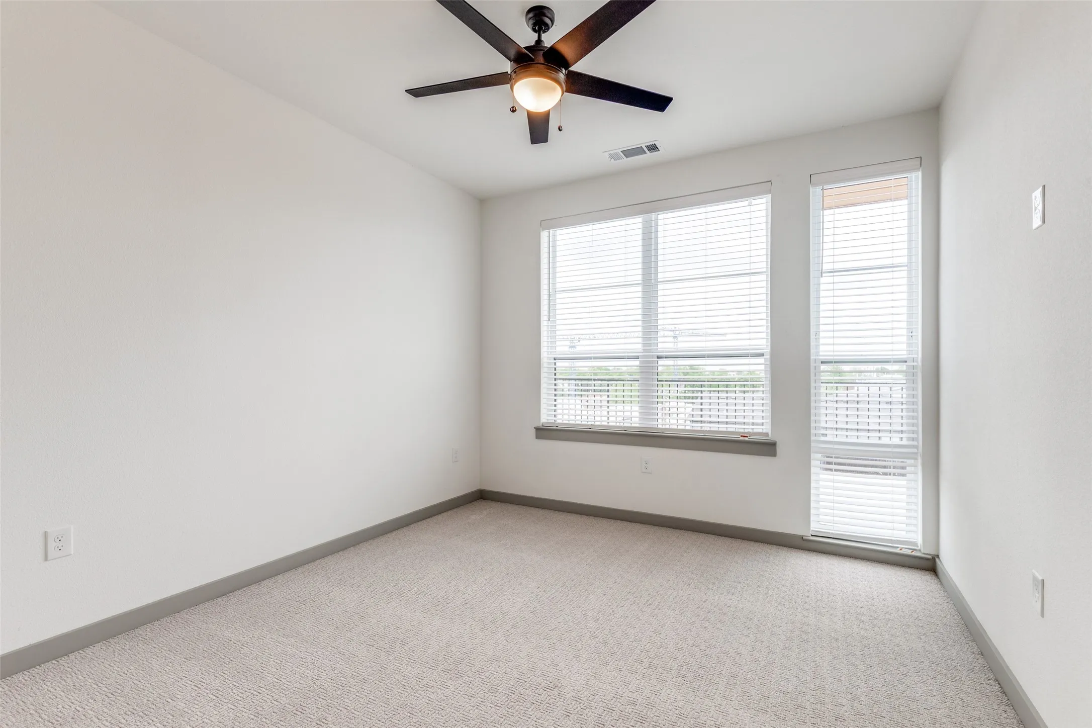 Apartment For Rent in Dallas County , 5215 Capitol Avenue 211, Dallas, Texas 75206, 1 Bedroom, 1 Bathroom, Garage spaces, 1,083 Sqft, built in 2025, mls#21378960, Real Estate Agent in Dallas, Homes For Rent in Dallas county, Homes For Rent in Dallas, Realtor in Dallas Texas, Real Estate Brokerage Independent Realty Texas, Luminita Cordes Realtor