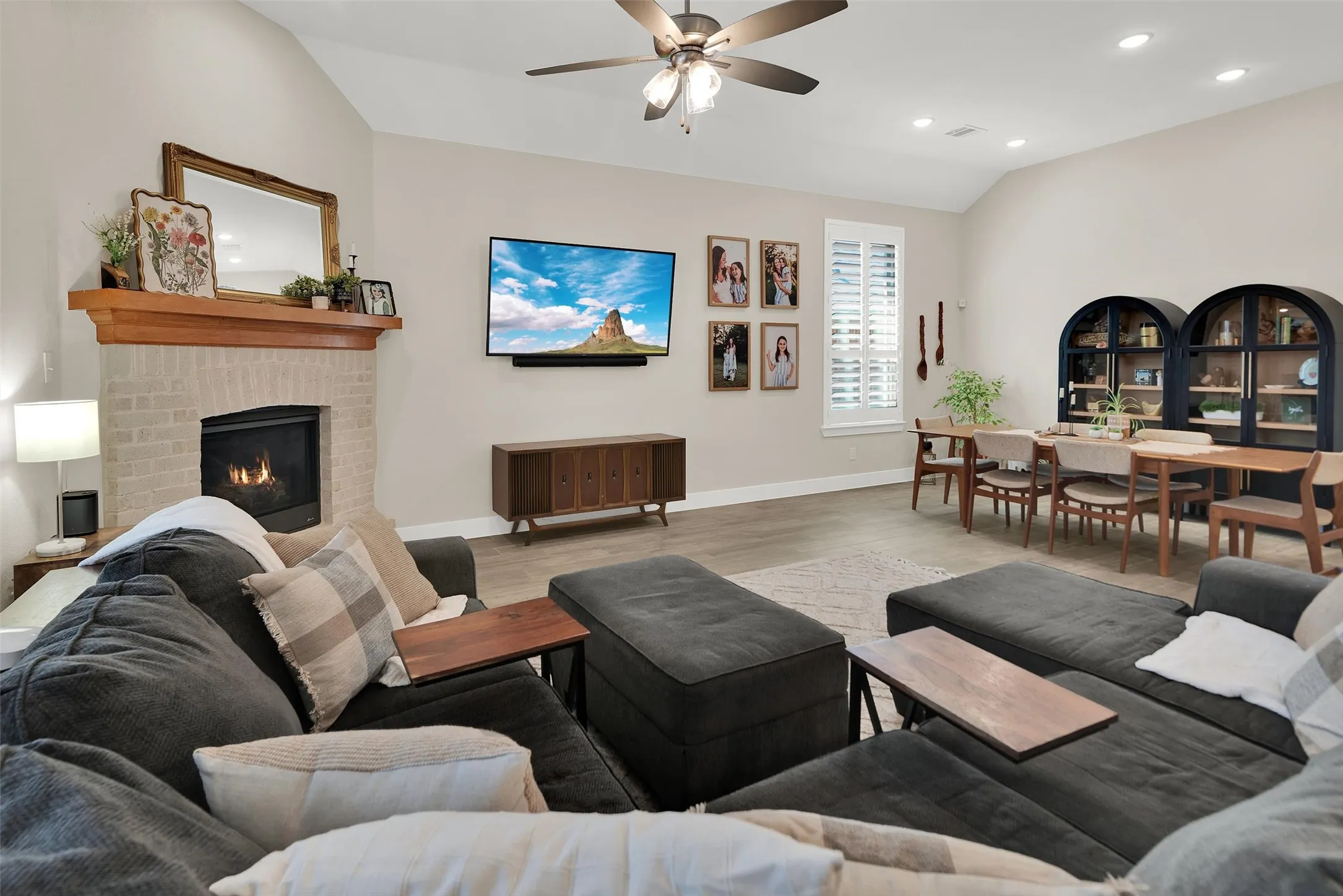 Single Family Residence For Sale in Grayson County , 3848 Iron Ore Drive, Denison, Texas 75020, 3 Bedroom, 2 Bathroom, 2 Garage spaces, 1,906 Sqft, built in 2020, mls#21376347, Real Estate Agent in Denison, Homes For Sale in Grayson county, Homes For Sale in Denison, Realtor in Denison Texas, Real Estate Brokerage Independent Realty Texas, Luminita Cordes Realtor