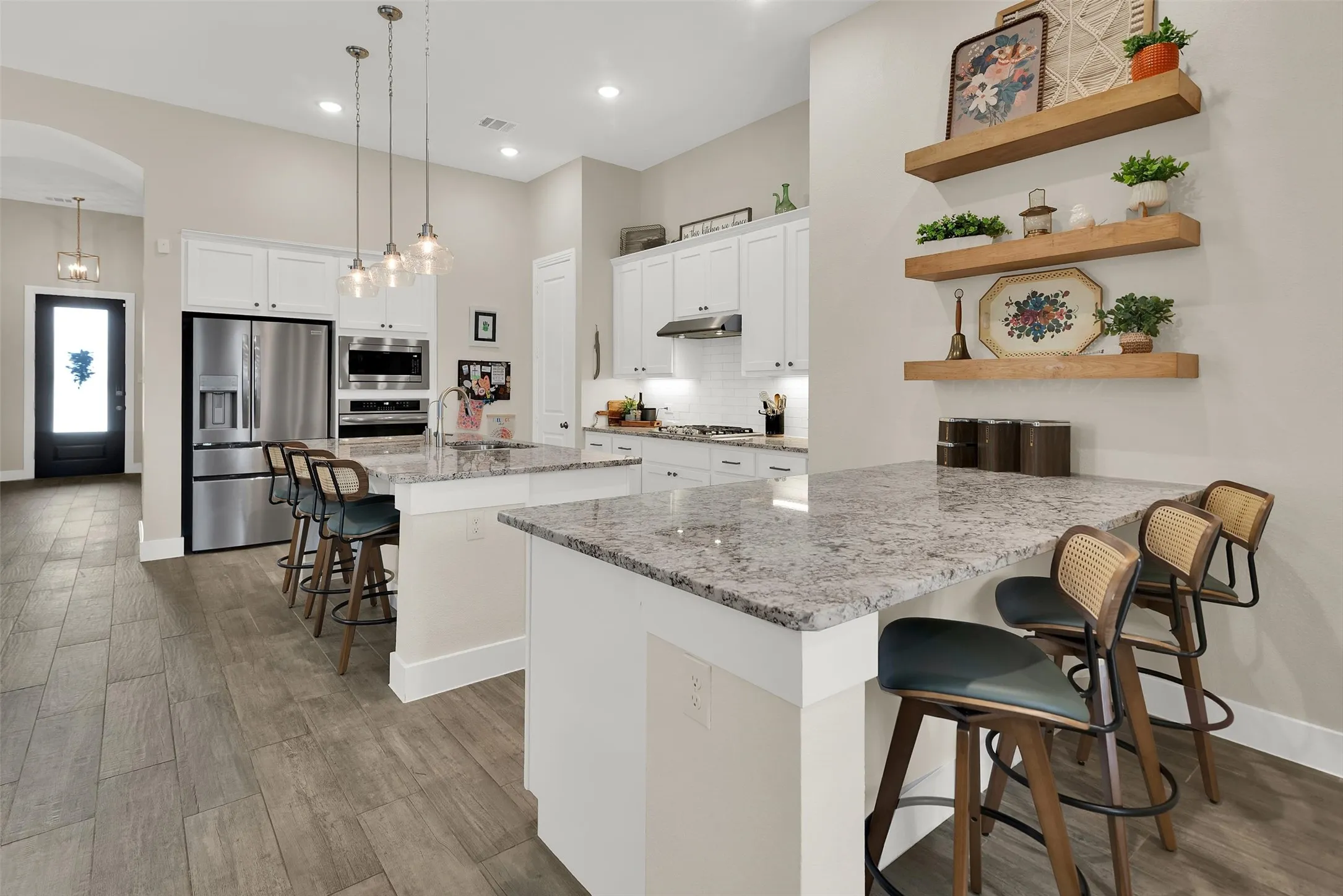 Single Family Residence For Sale in Grayson County , 3848 Iron Ore Drive, Denison, Texas 75020, 3 Bedroom, 2 Bathroom, 2 Garage spaces, 1,906 Sqft, built in 2020, mls#21376347, Real Estate Agent in Denison, Homes For Sale in Grayson county, Homes For Sale in Denison, Realtor in Denison Texas, Real Estate Brokerage Independent Realty Texas, Luminita Cordes Realtor