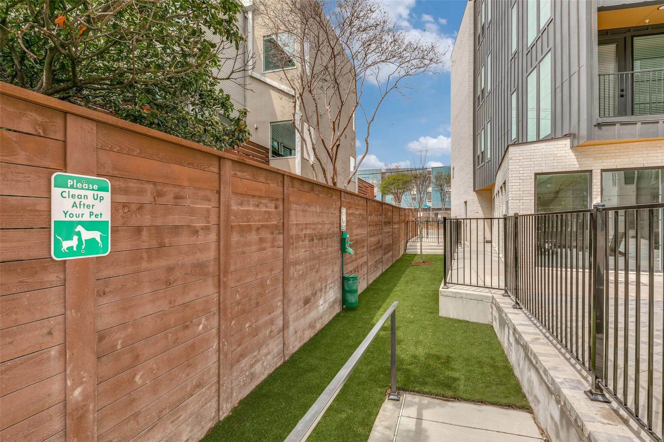 Apartment For Rent in Dallas County , 5215 Capitol Avenue 202, Dallas, Texas 75206, 2 Bedroom, 2 Bathroom, Garage spaces, 1,118 Sqft, built in 2025, mls#21378961, Real Estate Agent in Dallas, Homes For Rent in Dallas county, Homes For Rent in Dallas, Realtor in Dallas Texas, Real Estate Brokerage Independent Realty Texas, Luminita Cordes Realtor
