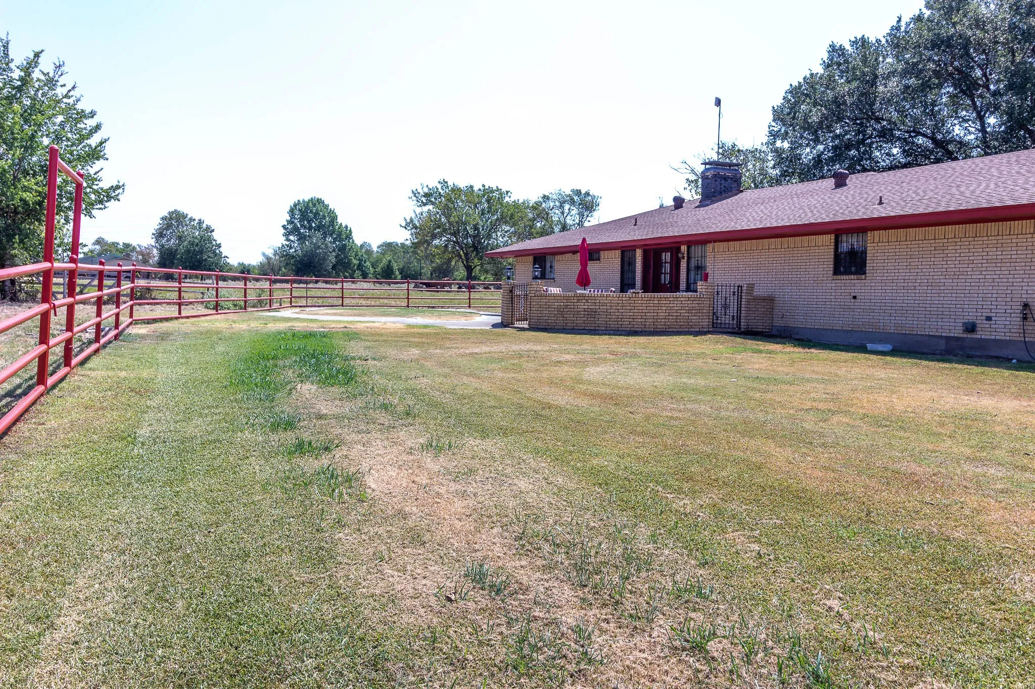 Farm For Sale in Kaufman County , 15019 Cr-4003, Mabank, Texas 75147, 2 Bedroom, 2 Bathroom, 2 Garage spaces, 2,332 Sqft, built in 1976, mls#21375305, Real Estate Agent in Mabank, Homes For Sale in Kaufman county, Homes For Sale in Mabank, Realtor in Mabank Texas, Real Estate Brokerage Independent Realty Texas, Luminita Cordes Realtor