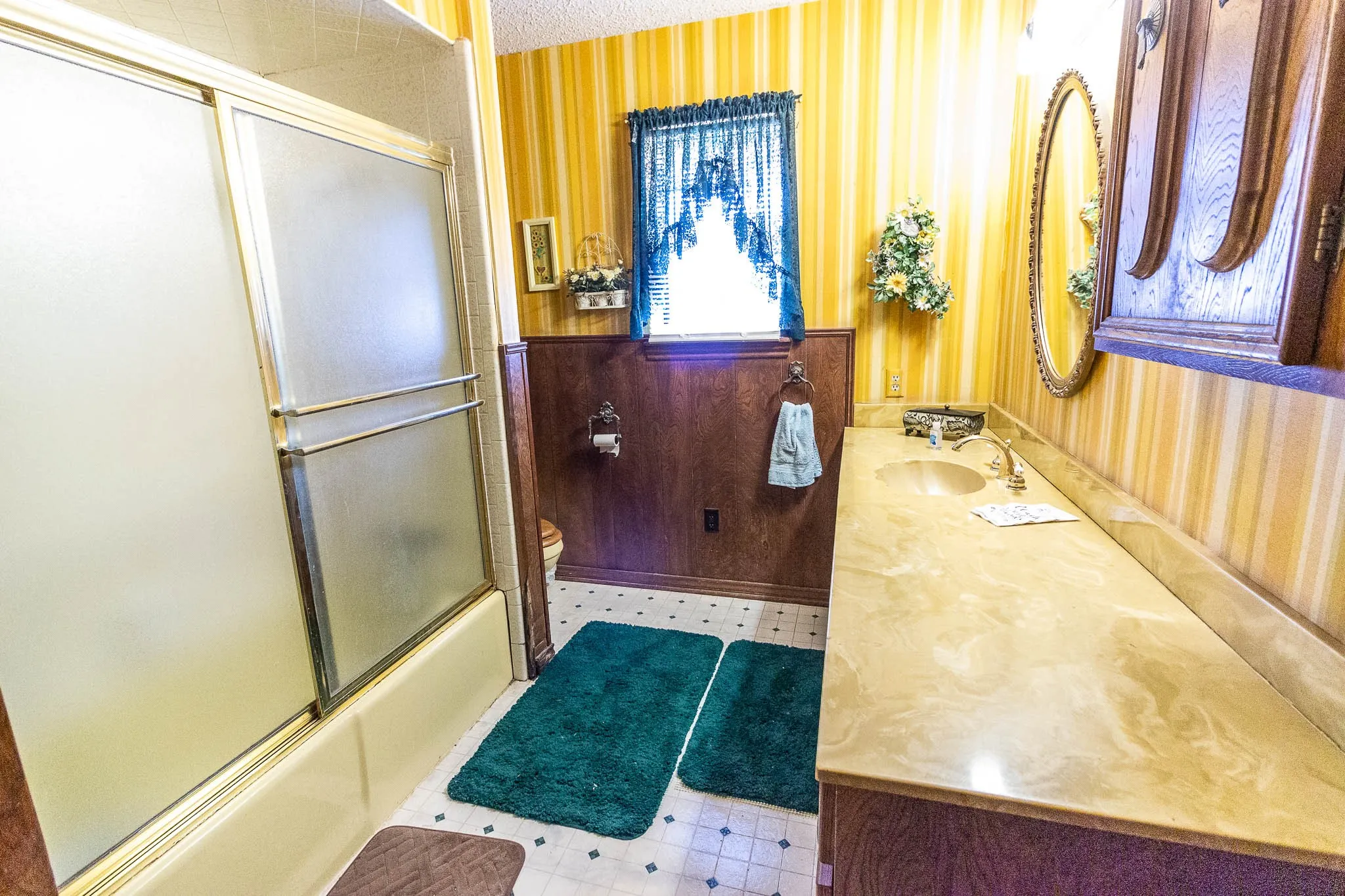 Farm For Sale in Kaufman County , 15019 Cr-4003, Mabank, Texas 75147, 2 Bedroom, 2 Bathroom, 2 Garage spaces, 2,332 Sqft, built in 1976, mls#21375305, Real Estate Agent in Mabank, Homes For Sale in Kaufman county, Homes For Sale in Mabank, Realtor in Mabank Texas, Real Estate Brokerage Independent Realty Texas, Luminita Cordes Realtor