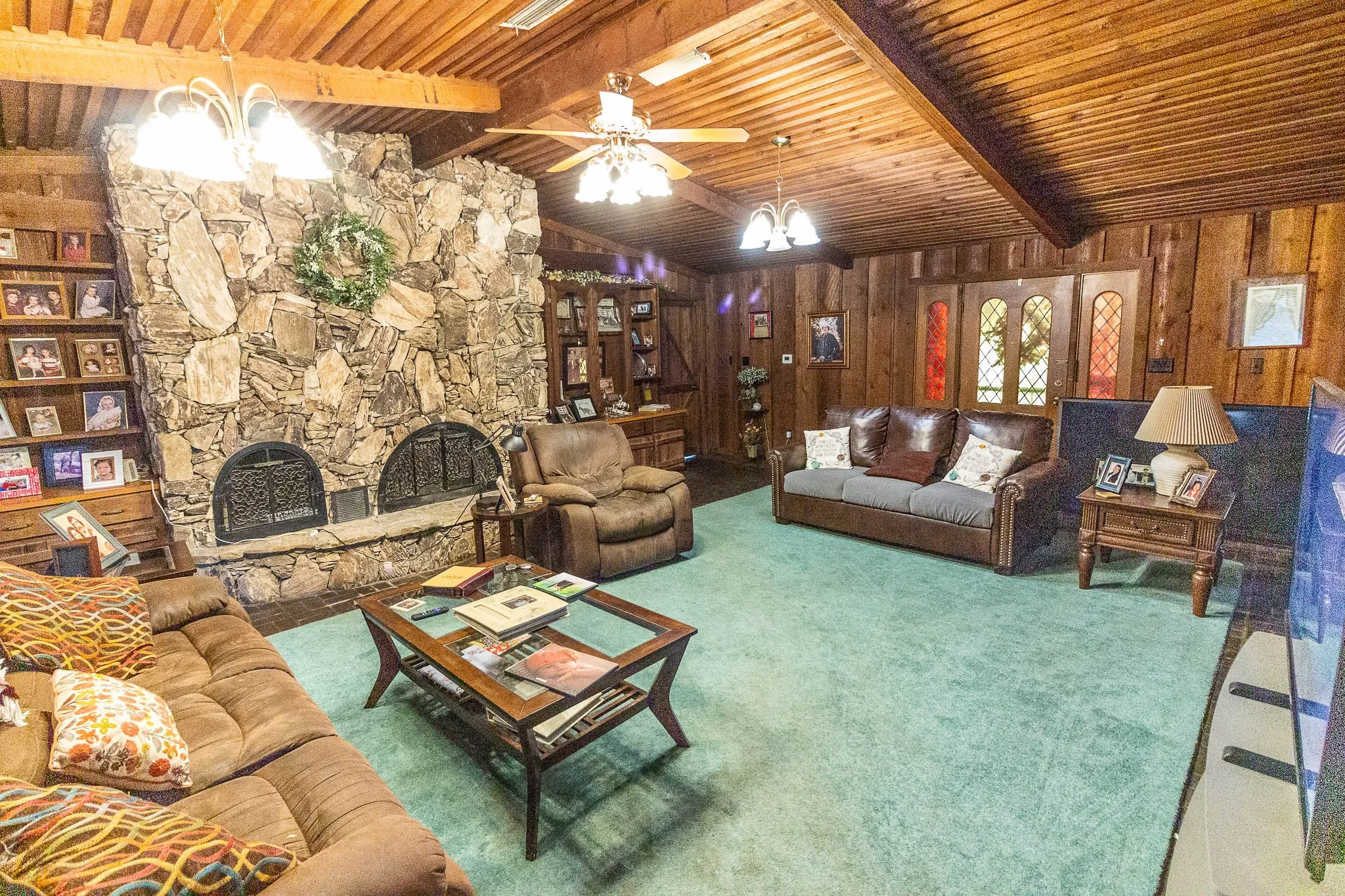 Farm For Sale in Kaufman County , 15019 Cr-4003, Mabank, Texas 75147, 2 Bedroom, 2 Bathroom, 2 Garage spaces, 2,332 Sqft, built in 1976, mls#21375305, Real Estate Agent in Mabank, Homes For Sale in Kaufman county, Homes For Sale in Mabank, Realtor in Mabank Texas, Real Estate Brokerage Independent Realty Texas, Luminita Cordes Realtor