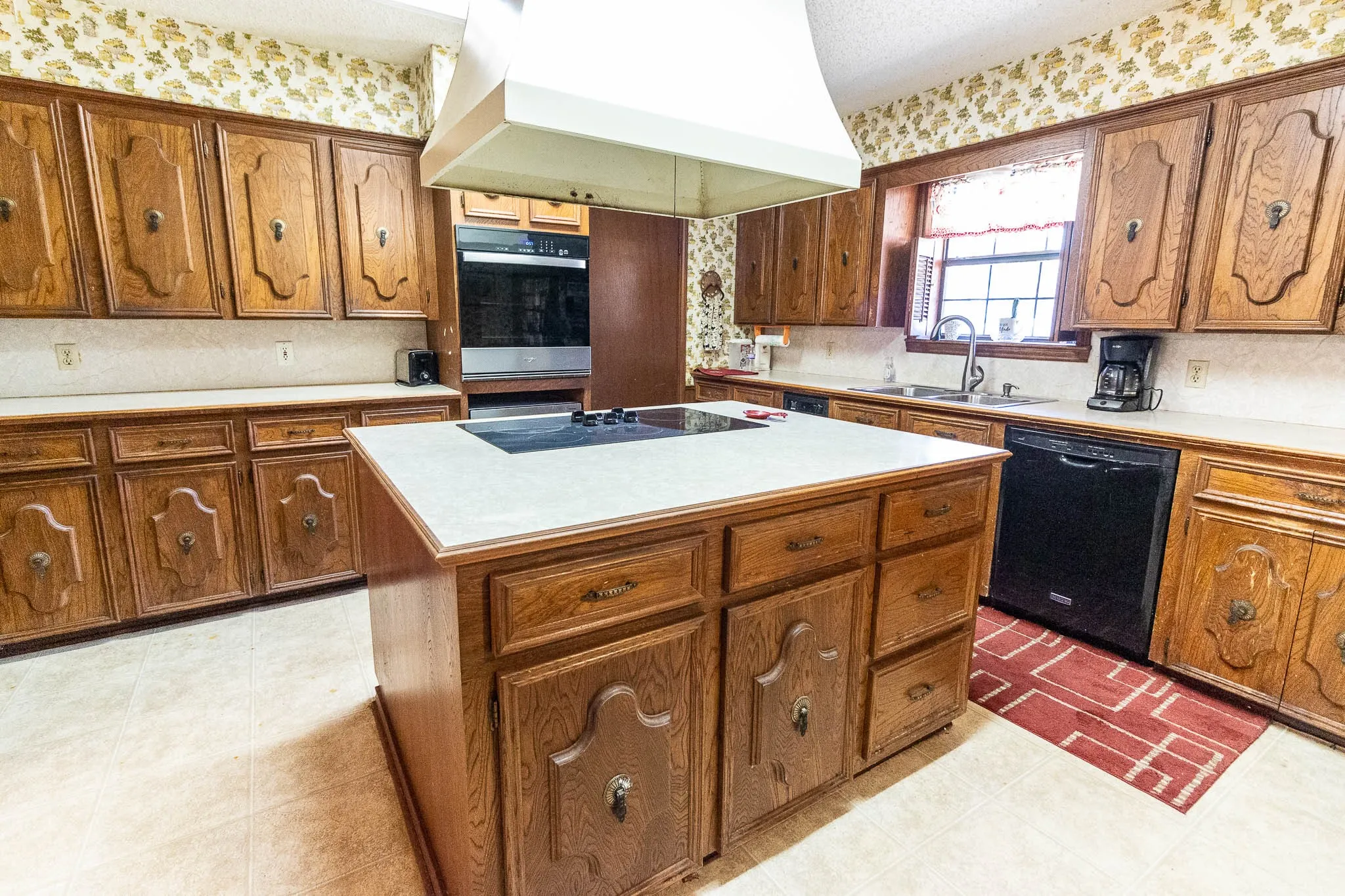 Farm For Sale in Kaufman County , 15019 Cr-4003, Mabank, Texas 75147, 2 Bedroom, 2 Bathroom, 2 Garage spaces, 2,332 Sqft, built in 1976, mls#21375305, Real Estate Agent in Mabank, Homes For Sale in Kaufman county, Homes For Sale in Mabank, Realtor in Mabank Texas, Real Estate Brokerage Independent Realty Texas, Luminita Cordes Realtor