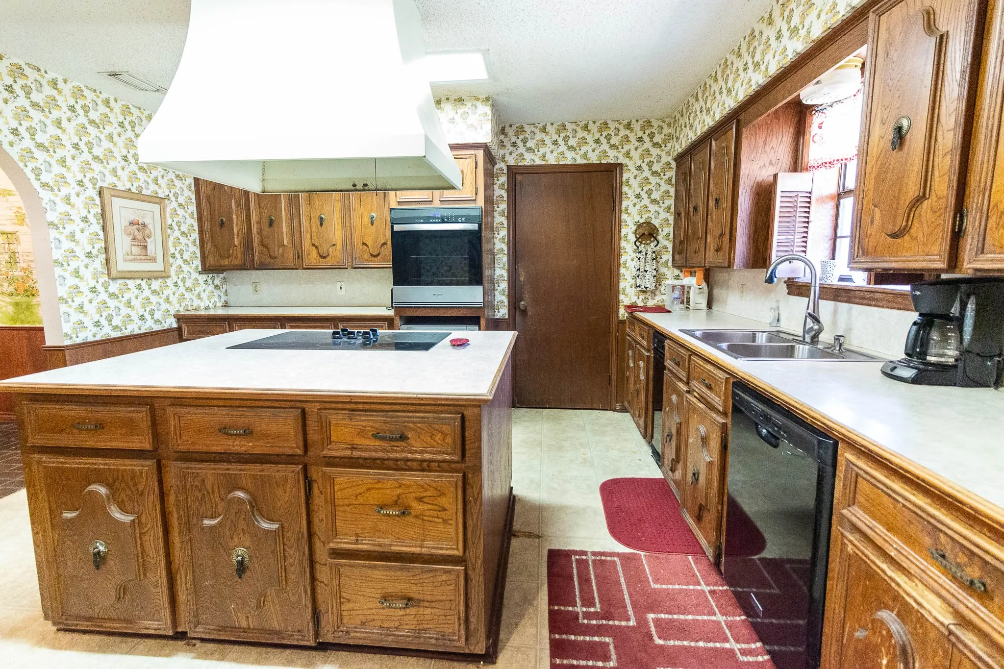 Farm For Sale in Kaufman County , 15019 Cr-4003, Mabank, Texas 75147, 2 Bedroom, 2 Bathroom, 2 Garage spaces, 2,332 Sqft, built in 1976, mls#21375305, Real Estate Agent in Mabank, Homes For Sale in Kaufman county, Homes For Sale in Mabank, Realtor in Mabank Texas, Real Estate Brokerage Independent Realty Texas, Luminita Cordes Realtor