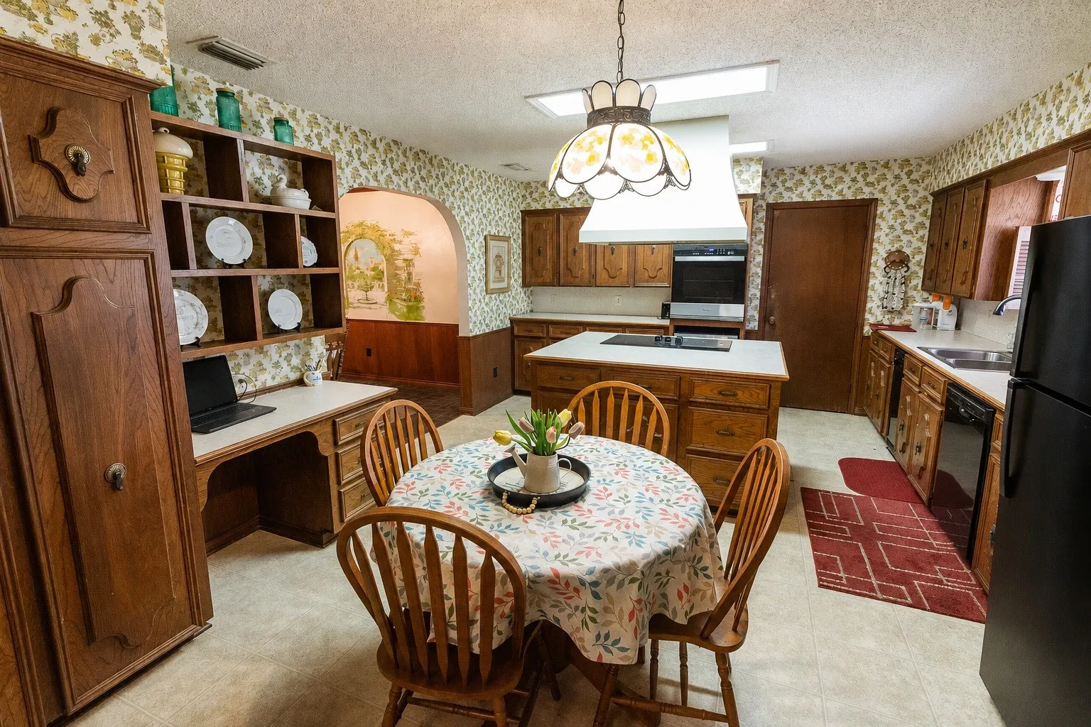Farm For Sale in Kaufman County , 15019 Cr-4003, Mabank, Texas 75147, 2 Bedroom, 2 Bathroom, 2 Garage spaces, 2,332 Sqft, built in 1976, mls#21375305, Real Estate Agent in Mabank, Homes For Sale in Kaufman county, Homes For Sale in Mabank, Realtor in Mabank Texas, Real Estate Brokerage Independent Realty Texas, Luminita Cordes Realtor