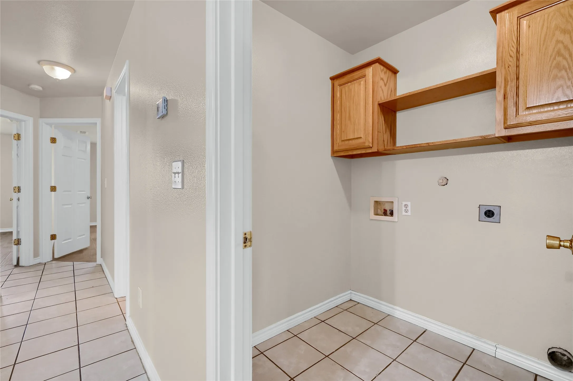 Duplex For Rent in Grayson County , 1025 Rice Street 102, Denison, Texas 75020, 2 Bedroom, 2 Bathroom, 1 Garage spaces, 1,200 Sqft, built in 2006, mls#21378956, Real Estate Agent in Denison, Homes For Rent in Grayson county, Homes For Rent in Denison, Realtor in Denison Texas, Real Estate Brokerage Independent Realty Texas, Luminita Cordes Realtor