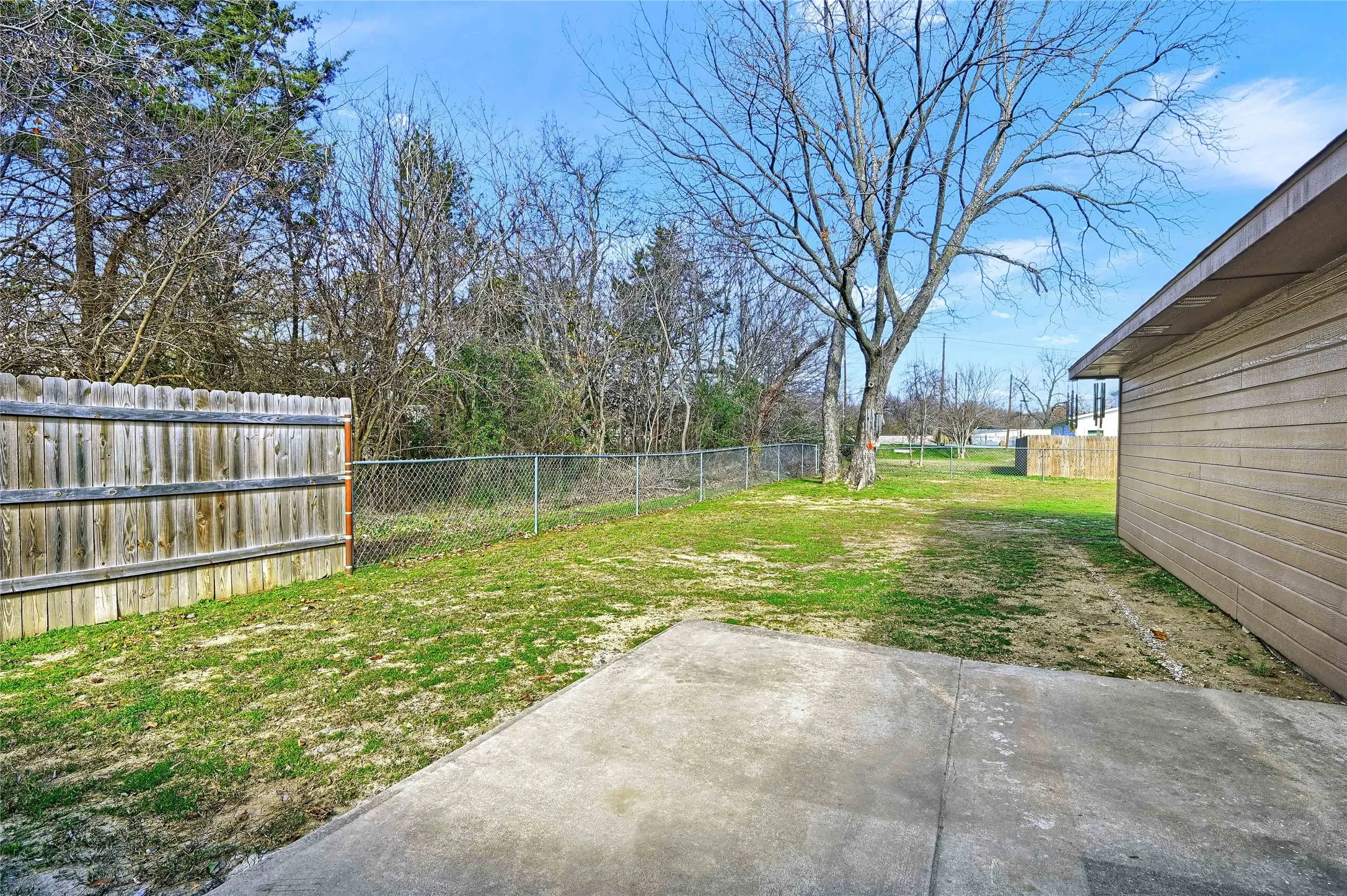 Duplex For Rent in Grayson County , 1025 Rice Street 102, Denison, Texas 75020, 2 Bedroom, 2 Bathroom, 1 Garage spaces, 1,200 Sqft, built in 2006, mls#21378956, Real Estate Agent in Denison, Homes For Rent in Grayson county, Homes For Rent in Denison, Realtor in Denison Texas, Real Estate Brokerage Independent Realty Texas, Luminita Cordes Realtor
