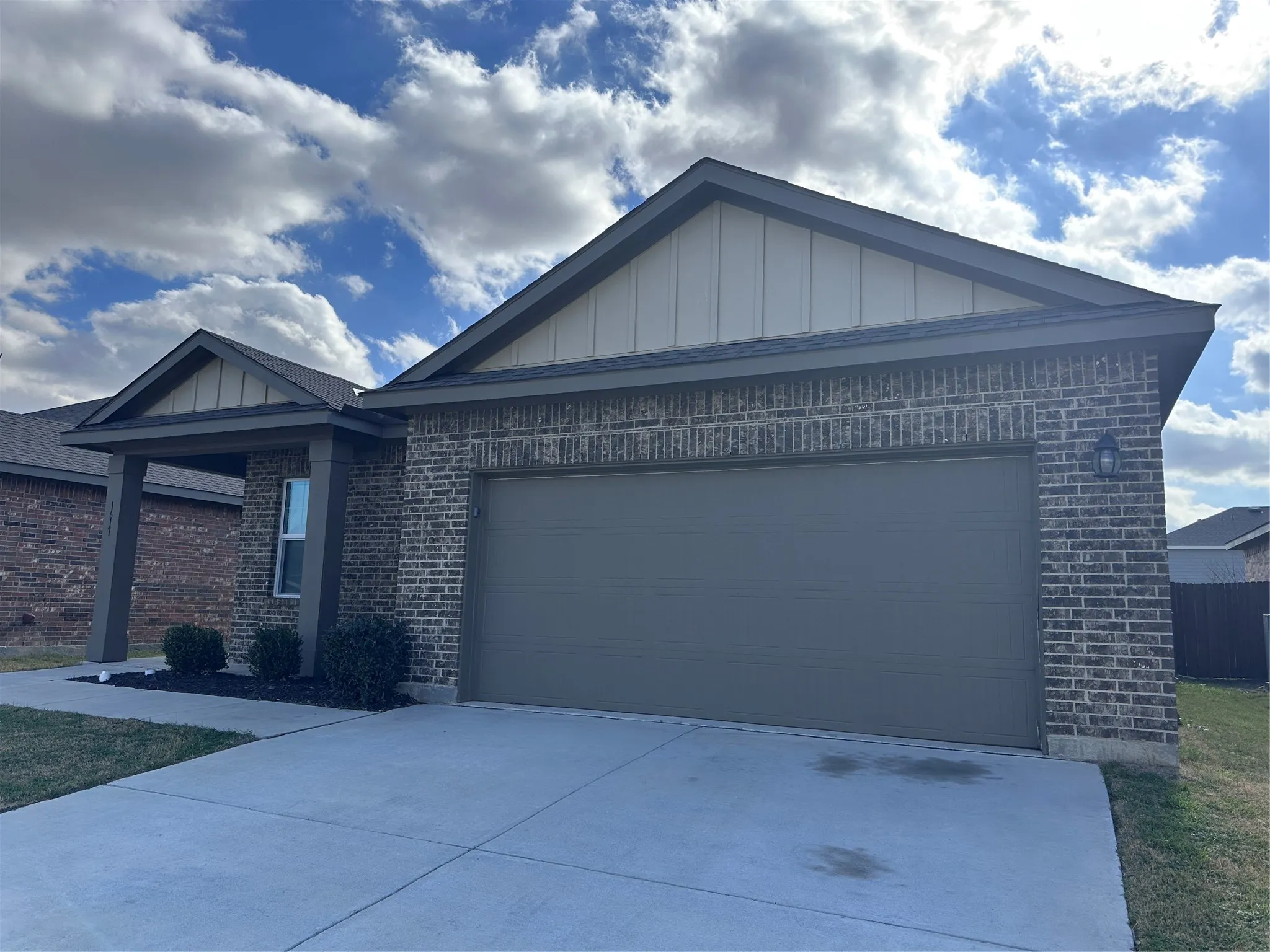 Single Family Residence For Sale in Tarrant County , 1617 Braeburn Lane, Fort Worth, Texas 76052, 3 Bedroom, 2 Bathroom, Garage spaces, 1,484 Sqft, built in 2021, mls#21377495, Real Estate Agent in Fort Worth, Homes For Sale in Tarrant county, Homes For Sale in Fort Worth, Realtor in Fort Worth Texas, Real Estate Brokerage Independent Realty Texas, Luminita Cordes Realtor