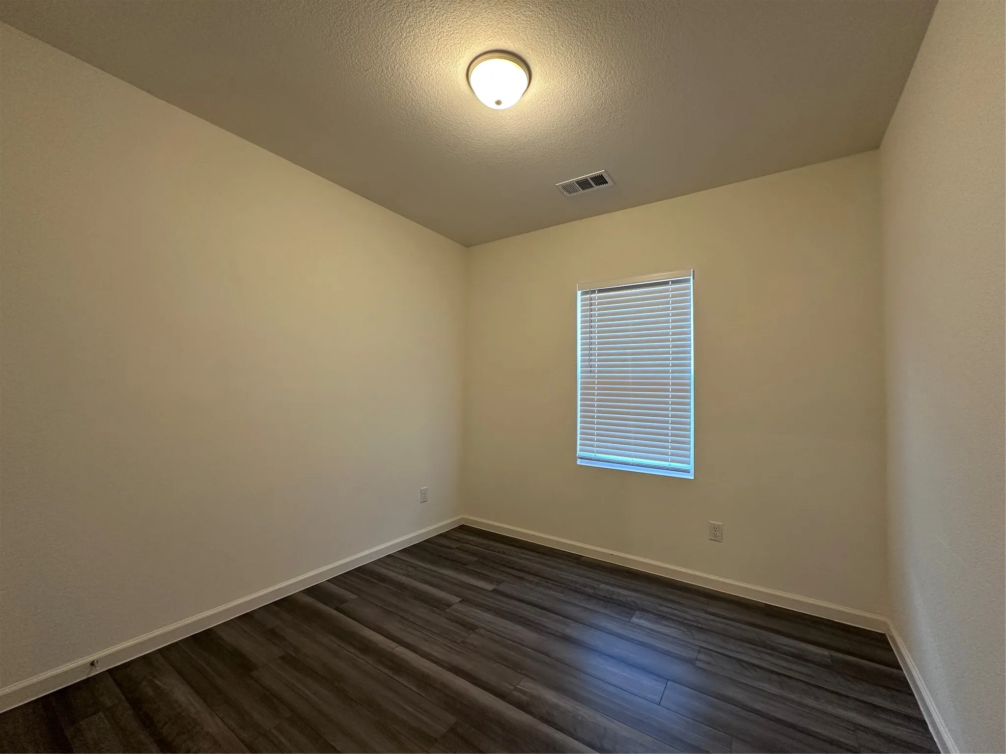 Single Family Residence For Sale in Tarrant County , 1617 Braeburn Lane, Fort Worth, Texas 76052, 3 Bedroom, 2 Bathroom, Garage spaces, 1,484 Sqft, built in 2021, mls#21377495, Real Estate Agent in Fort Worth, Homes For Sale in Tarrant county, Homes For Sale in Fort Worth, Realtor in Fort Worth Texas, Real Estate Brokerage Independent Realty Texas, Luminita Cordes Realtor