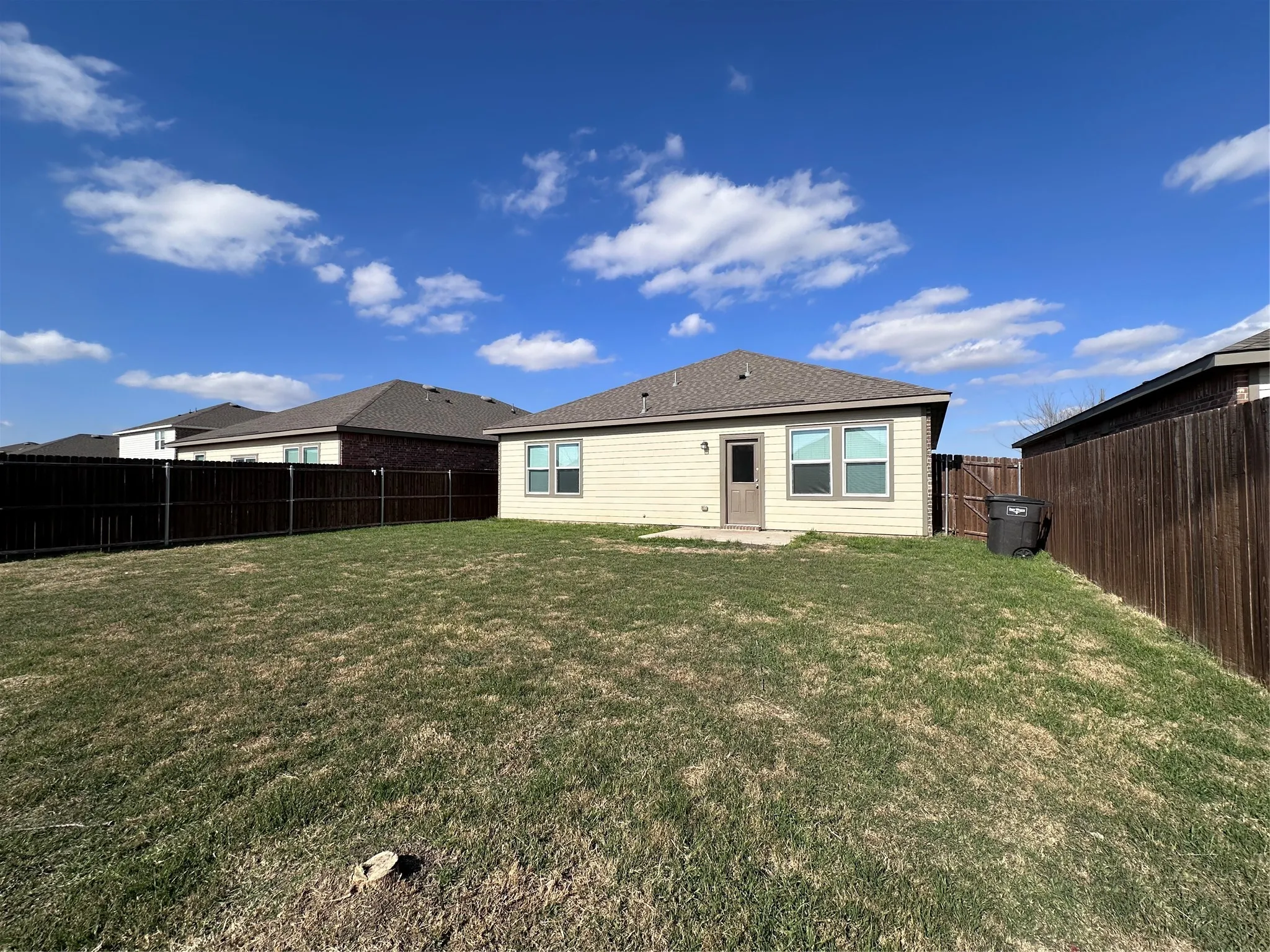 Single Family Residence For Sale in Tarrant County , 1617 Braeburn Lane, Fort Worth, Texas 76052, 3 Bedroom, 2 Bathroom, Garage spaces, 1,484 Sqft, built in 2021, mls#21377495, Real Estate Agent in Fort Worth, Homes For Sale in Tarrant county, Homes For Sale in Fort Worth, Realtor in Fort Worth Texas, Real Estate Brokerage Independent Realty Texas, Luminita Cordes Realtor