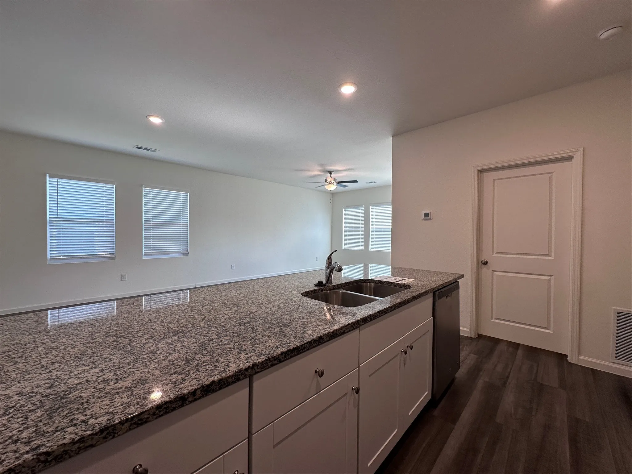 Single Family Residence For Sale in Tarrant County , 1617 Braeburn Lane, Fort Worth, Texas 76052, 3 Bedroom, 2 Bathroom, Garage spaces, 1,484 Sqft, built in 2021, mls#21377495, Real Estate Agent in Fort Worth, Homes For Sale in Tarrant county, Homes For Sale in Fort Worth, Realtor in Fort Worth Texas, Real Estate Brokerage Independent Realty Texas, Luminita Cordes Realtor