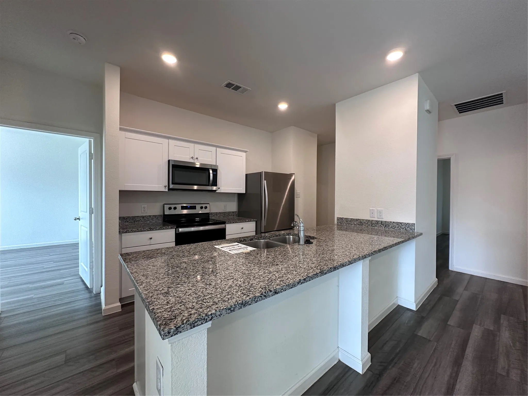 Single Family Residence For Sale in Tarrant County , 1617 Braeburn Lane, Fort Worth, Texas 76052, 3 Bedroom, 2 Bathroom, Garage spaces, 1,484 Sqft, built in 2021, mls#21377495, Real Estate Agent in Fort Worth, Homes For Sale in Tarrant county, Homes For Sale in Fort Worth, Realtor in Fort Worth Texas, Real Estate Brokerage Independent Realty Texas, Luminita Cordes Realtor